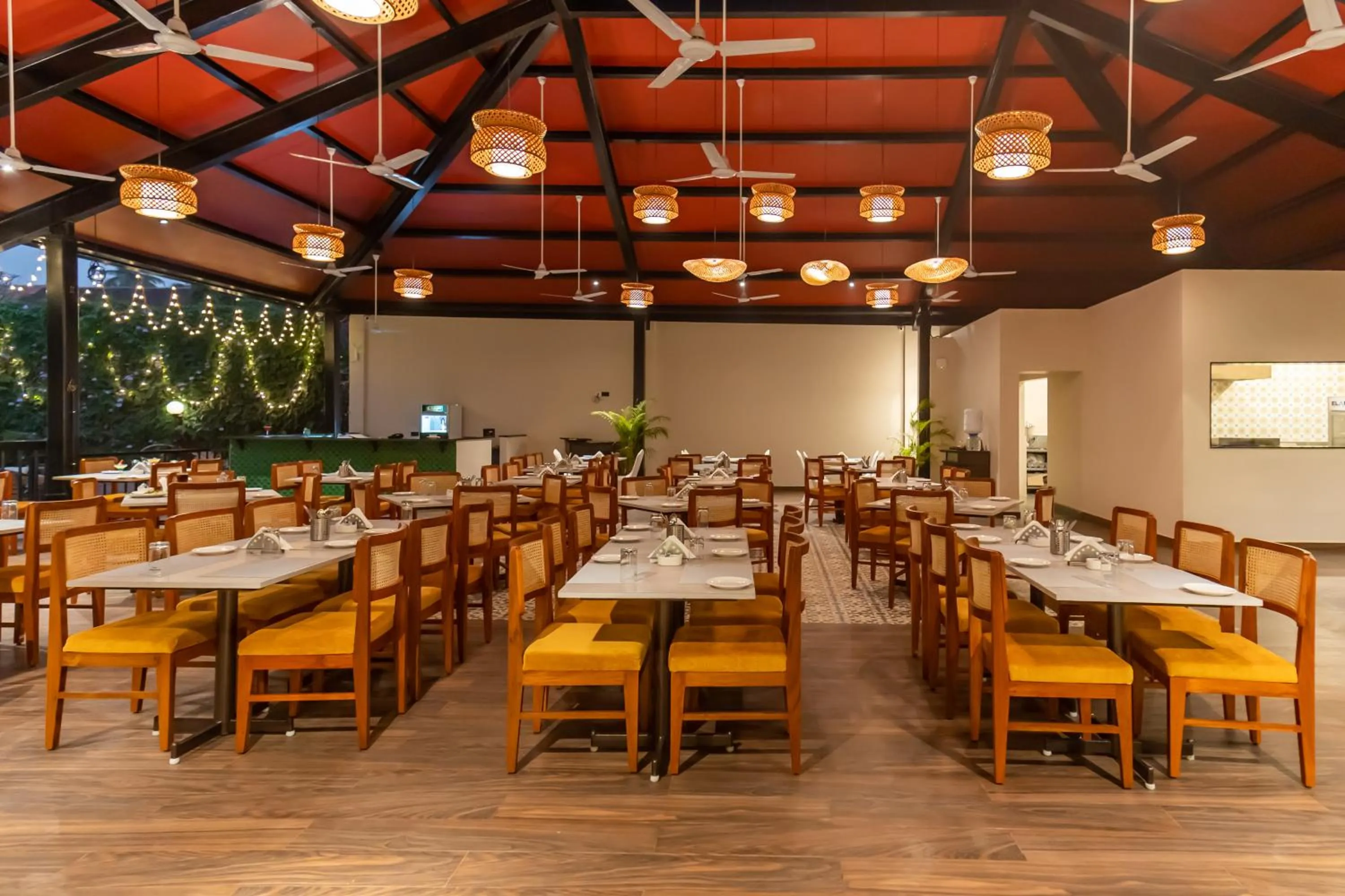 Restaurant/places to eat in Somy Plaza Calangute Goa - Formerly Somy Resort