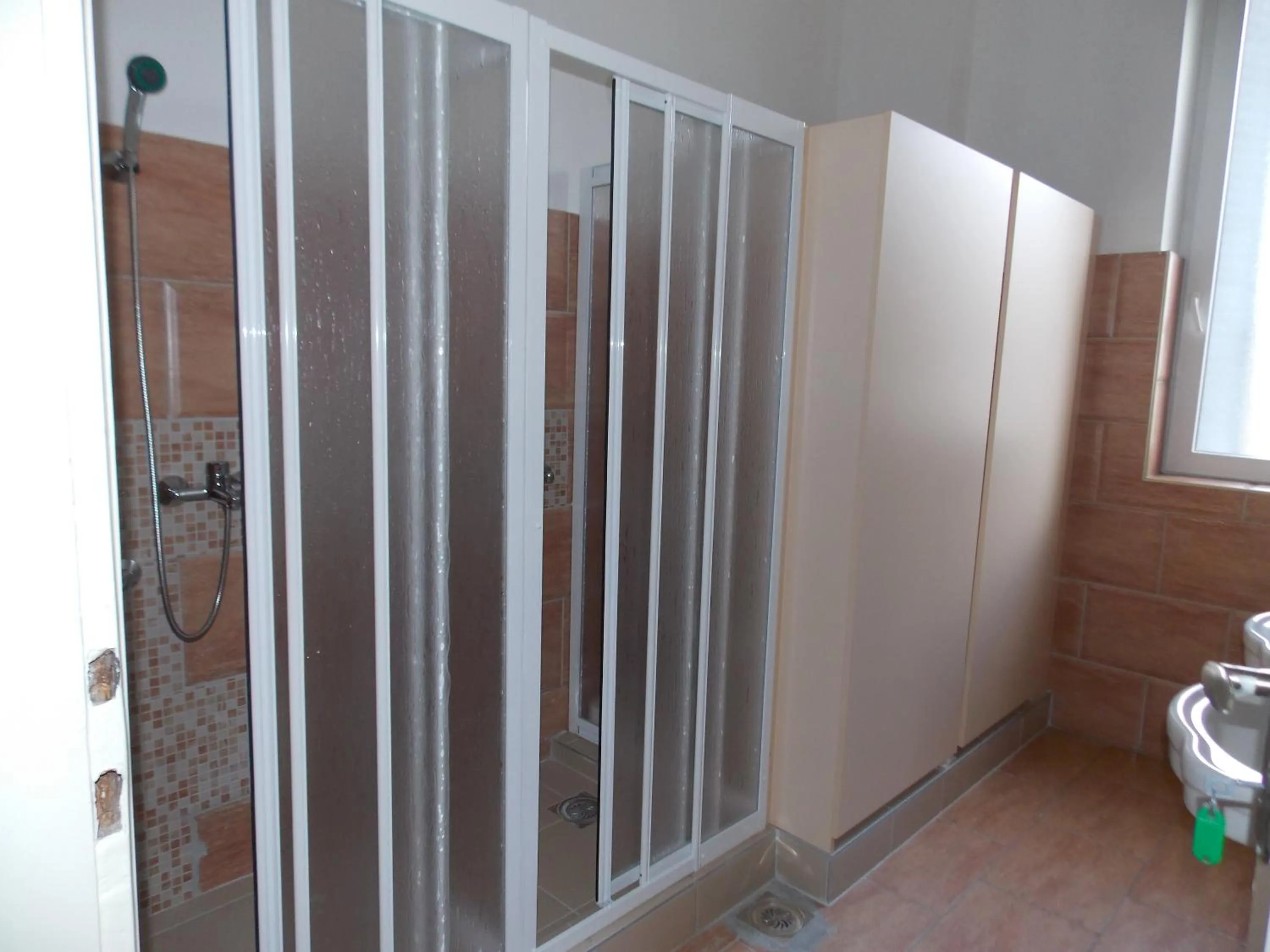 Shower in Guest House Miss Depolo