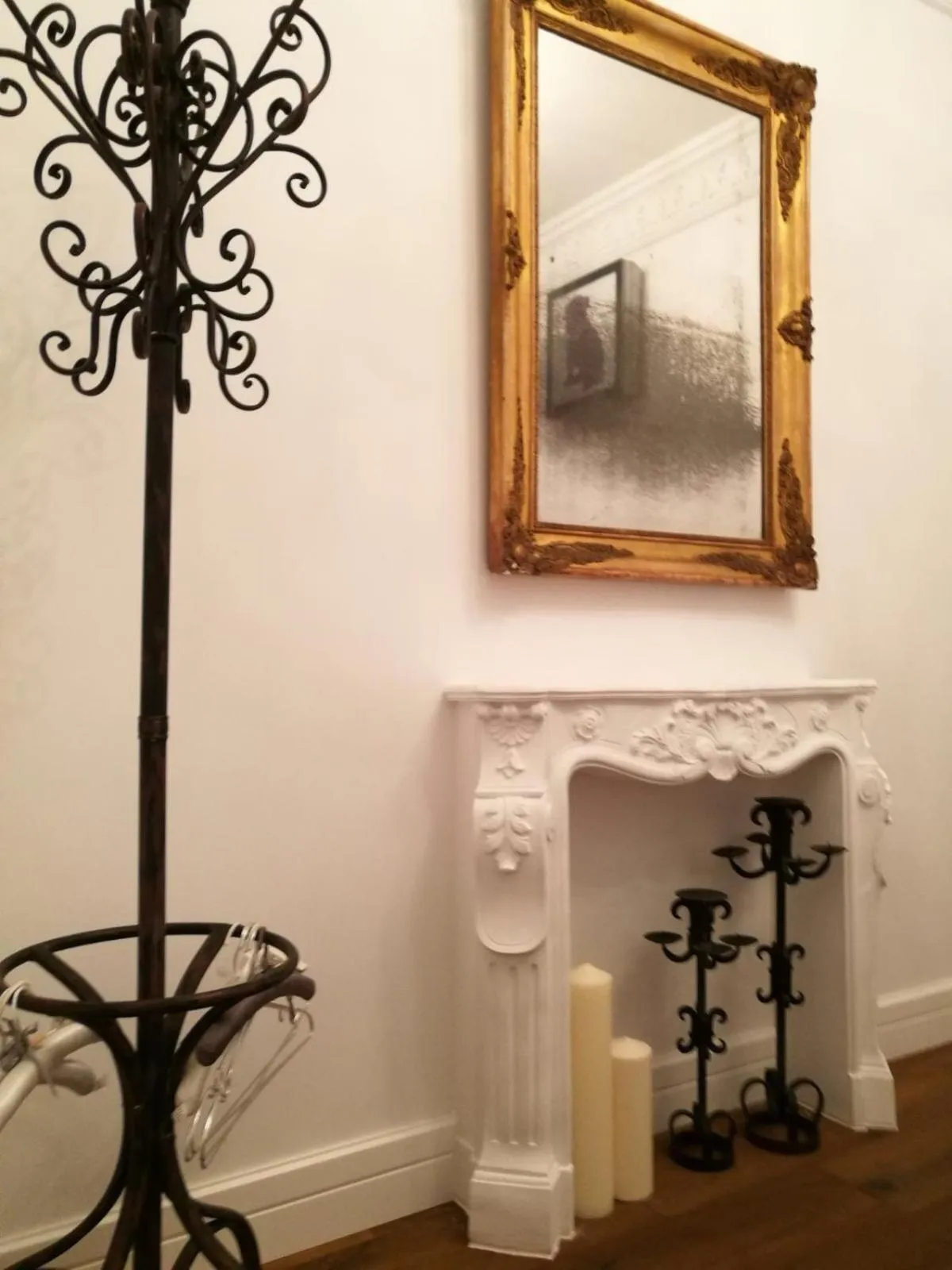 Bedroom in Purple Dog Suites