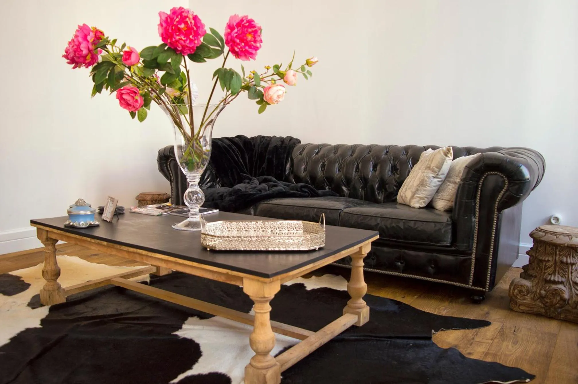 Living room in Purple Dog Suites