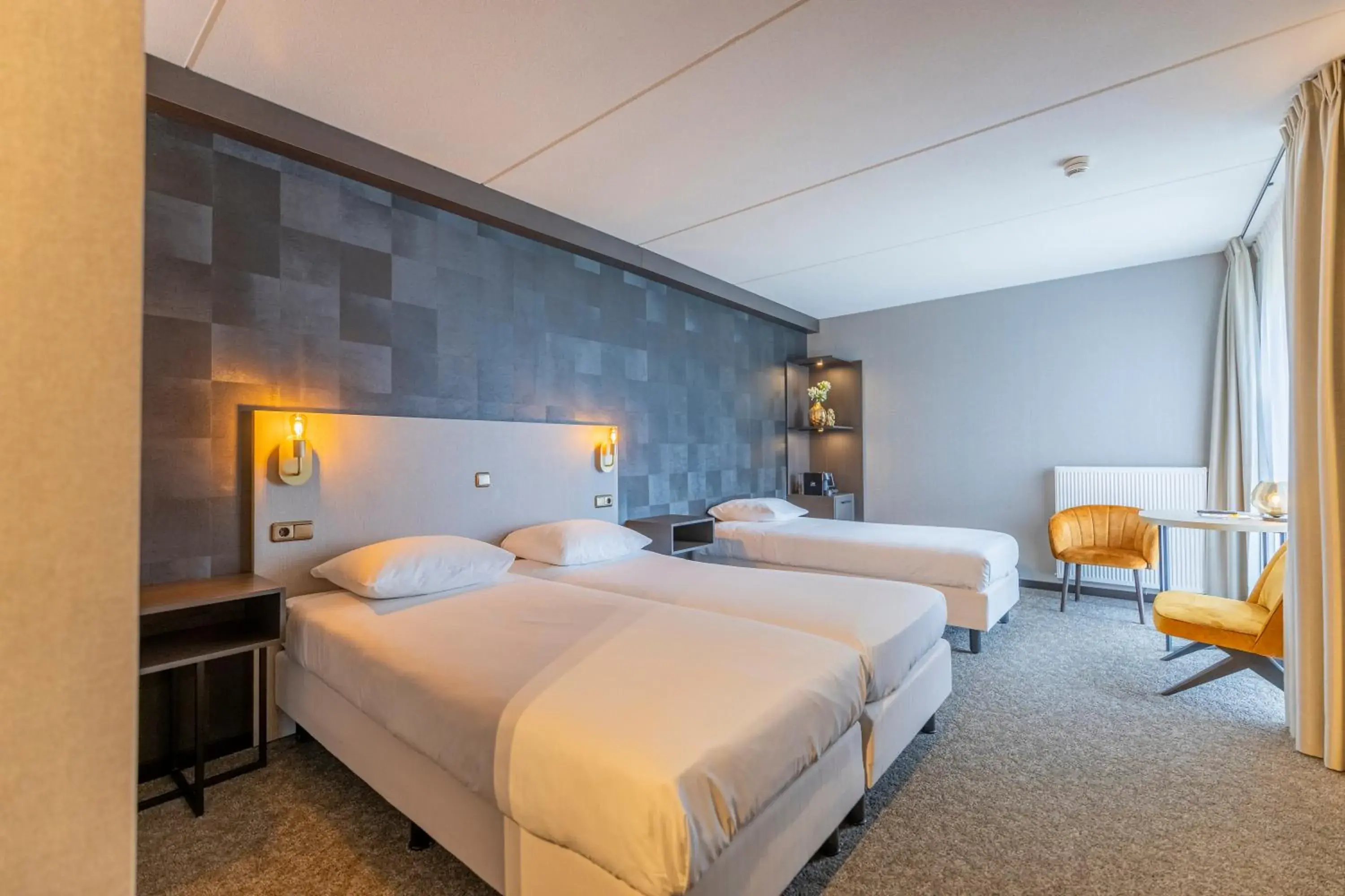 Comfort Triple Room in Parkhotel Horst - Venlo Comfort Triple Room in Parkhotel Horst - Venlo