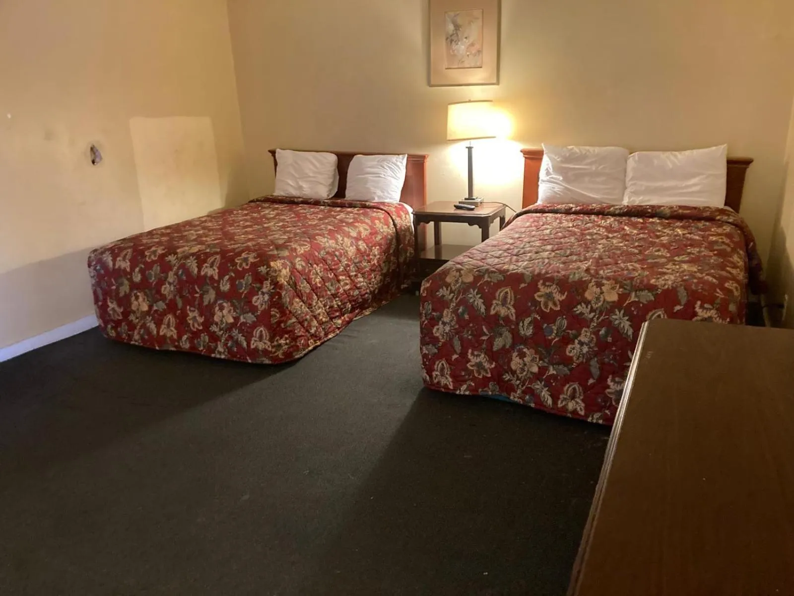 Bedroom in Skyline Motel by Belvilla Waynesboro US 250