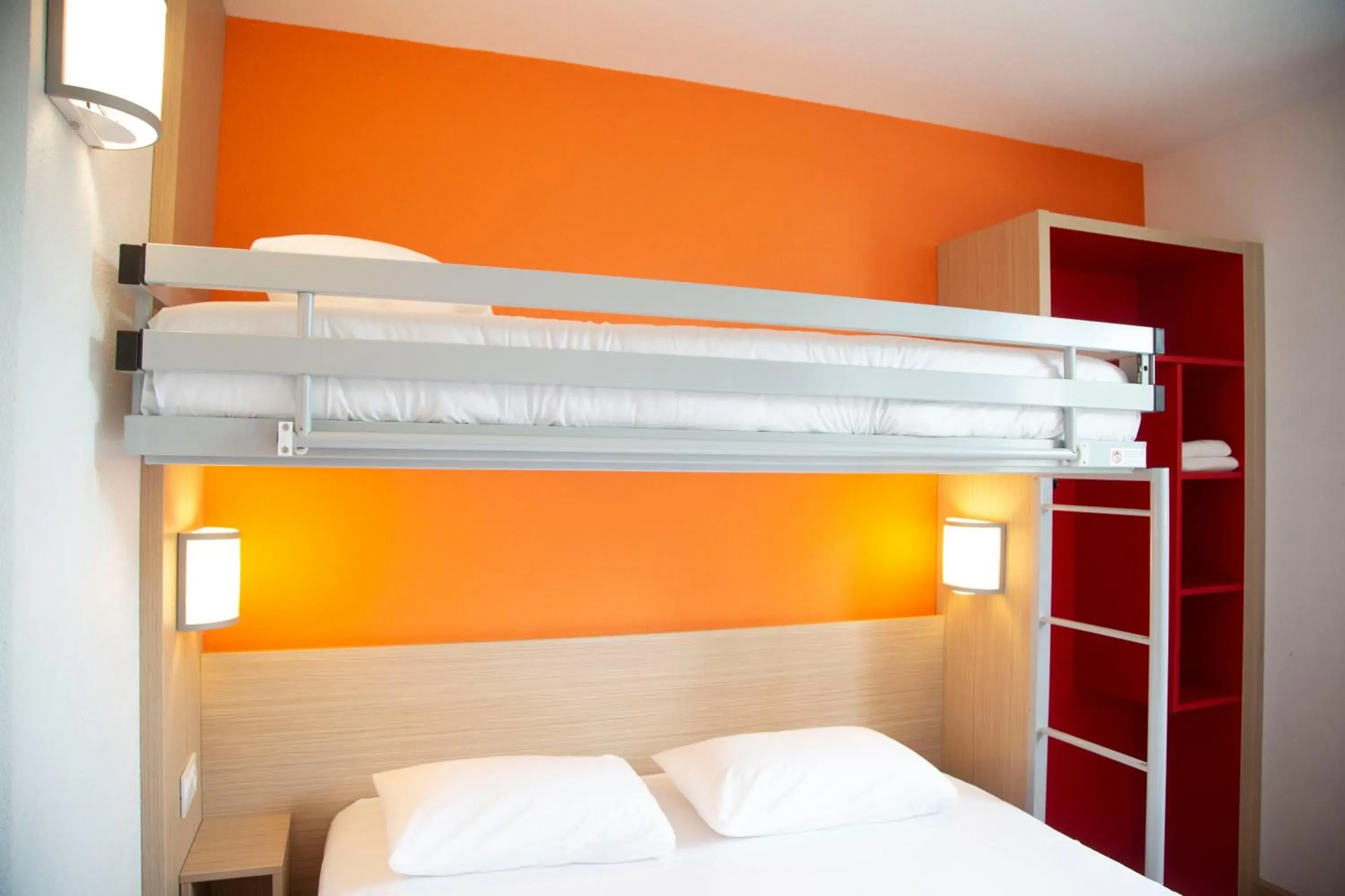 Triple Room (1 double bed and 1 single bed) in Kyriad Direct Arras - Saint-Laurent-Blangy - Parc Expo Triple Room (1 double bed and 1 single bed) in Kyriad Direct Arras - Saint-Laurent-Blangy - Parc Expo