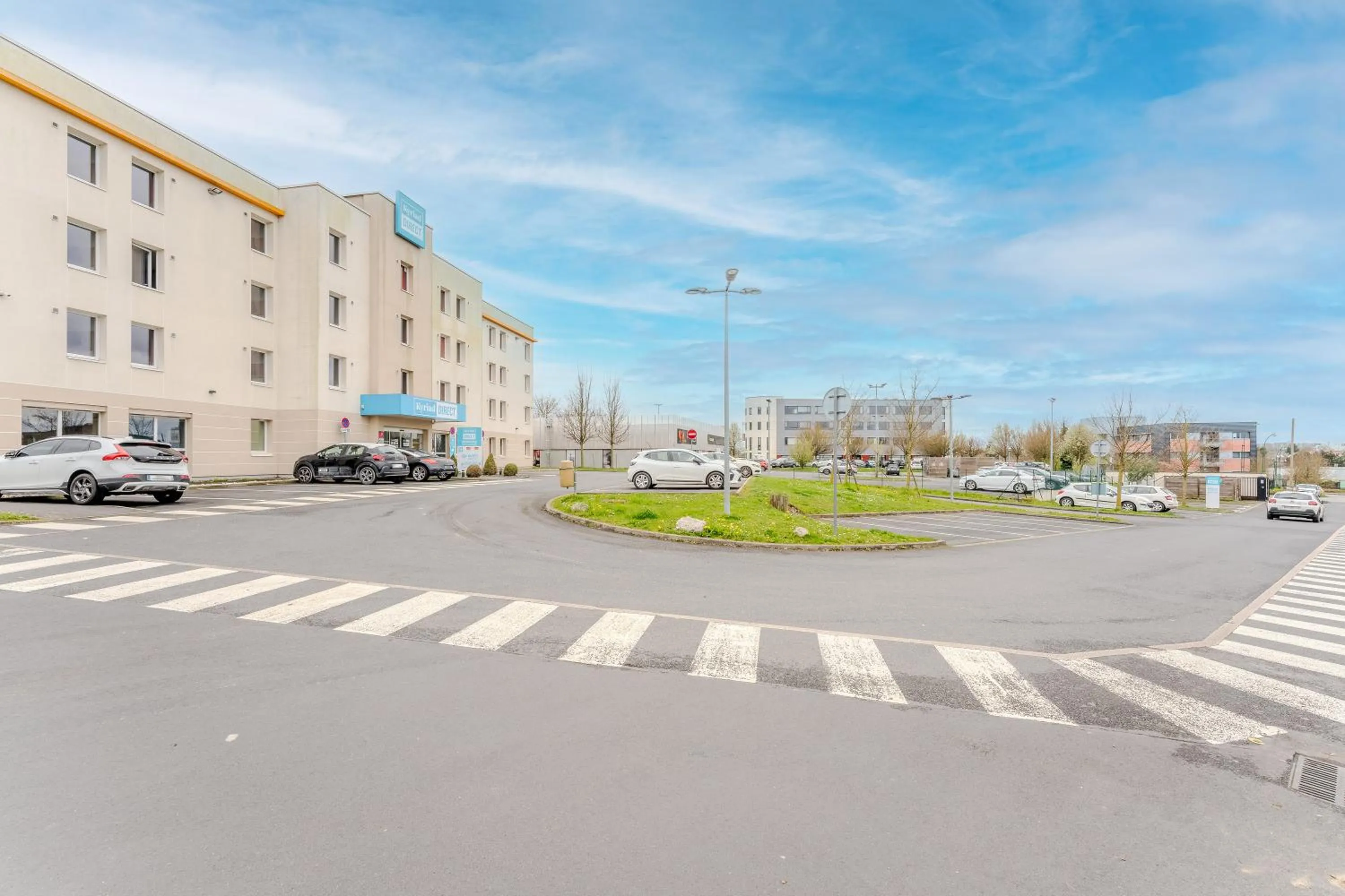 Property building in Kyriad Direct Arras - Saint-Laurent-Blangy - Parc Expo