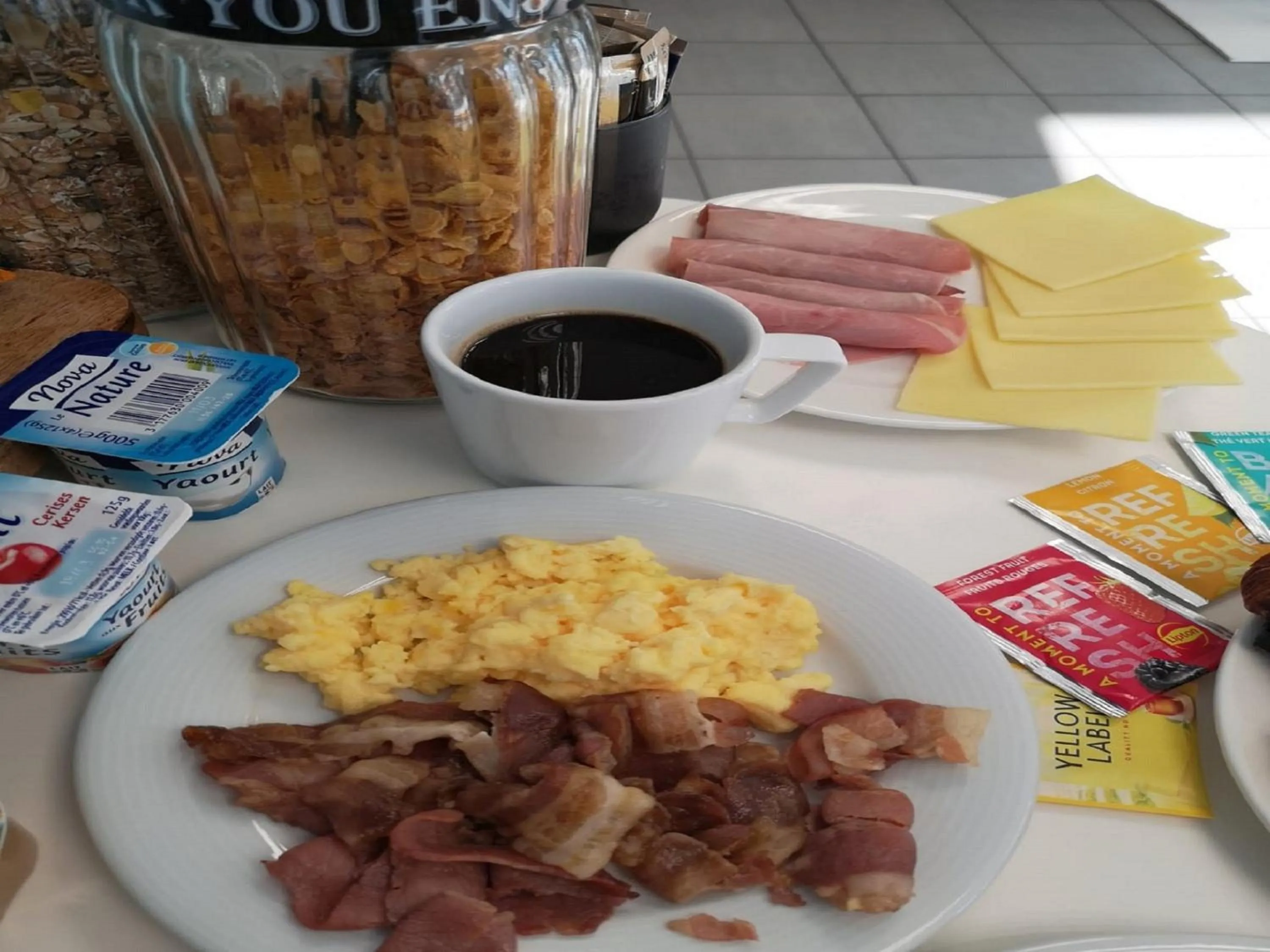 Breakfast in Kyriad Direct Arras - Saint-Laurent-Blangy - Parc Expo