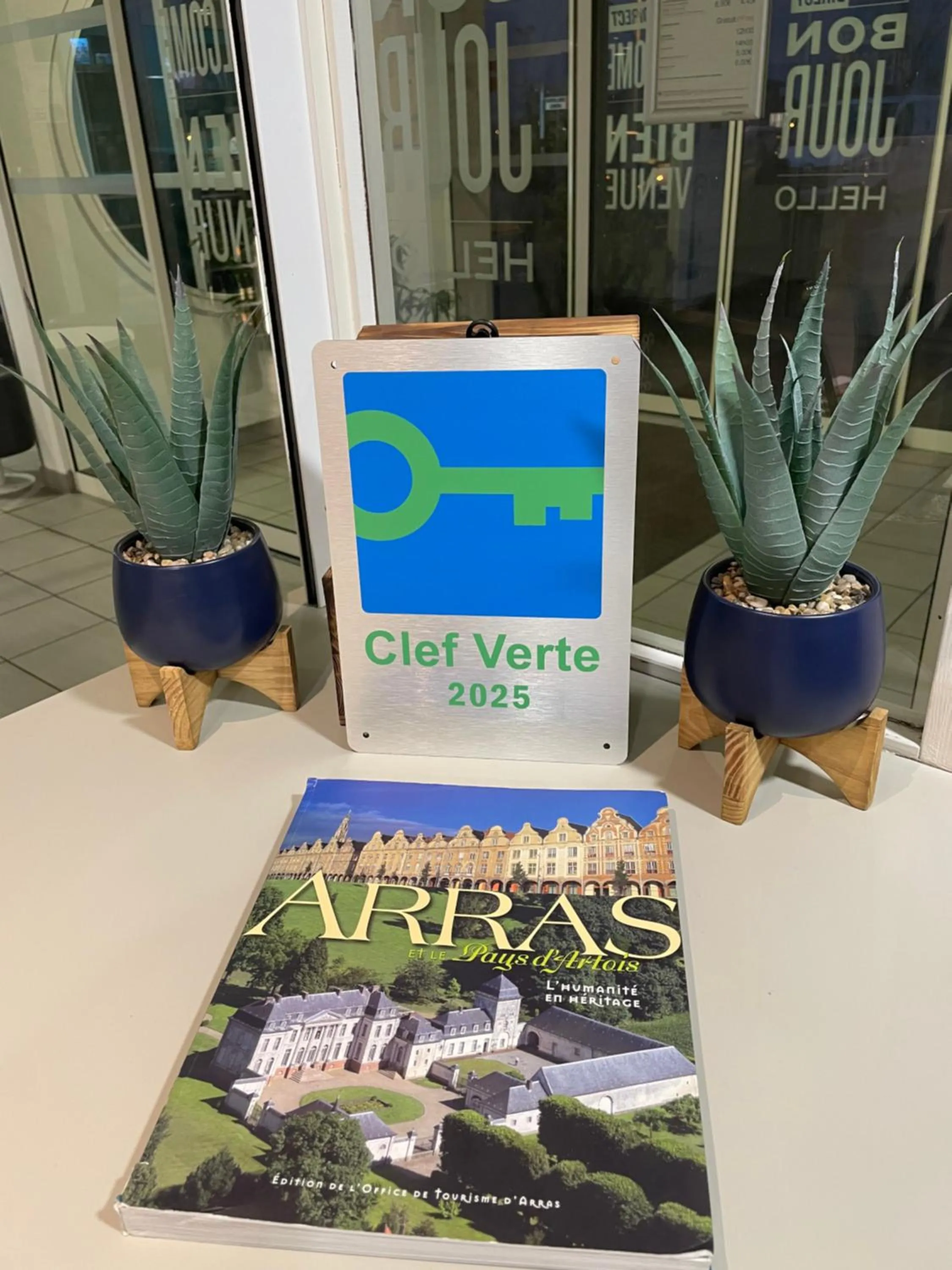 Property building in Kyriad Direct Arras - Saint-Laurent-Blangy - Parc Expo