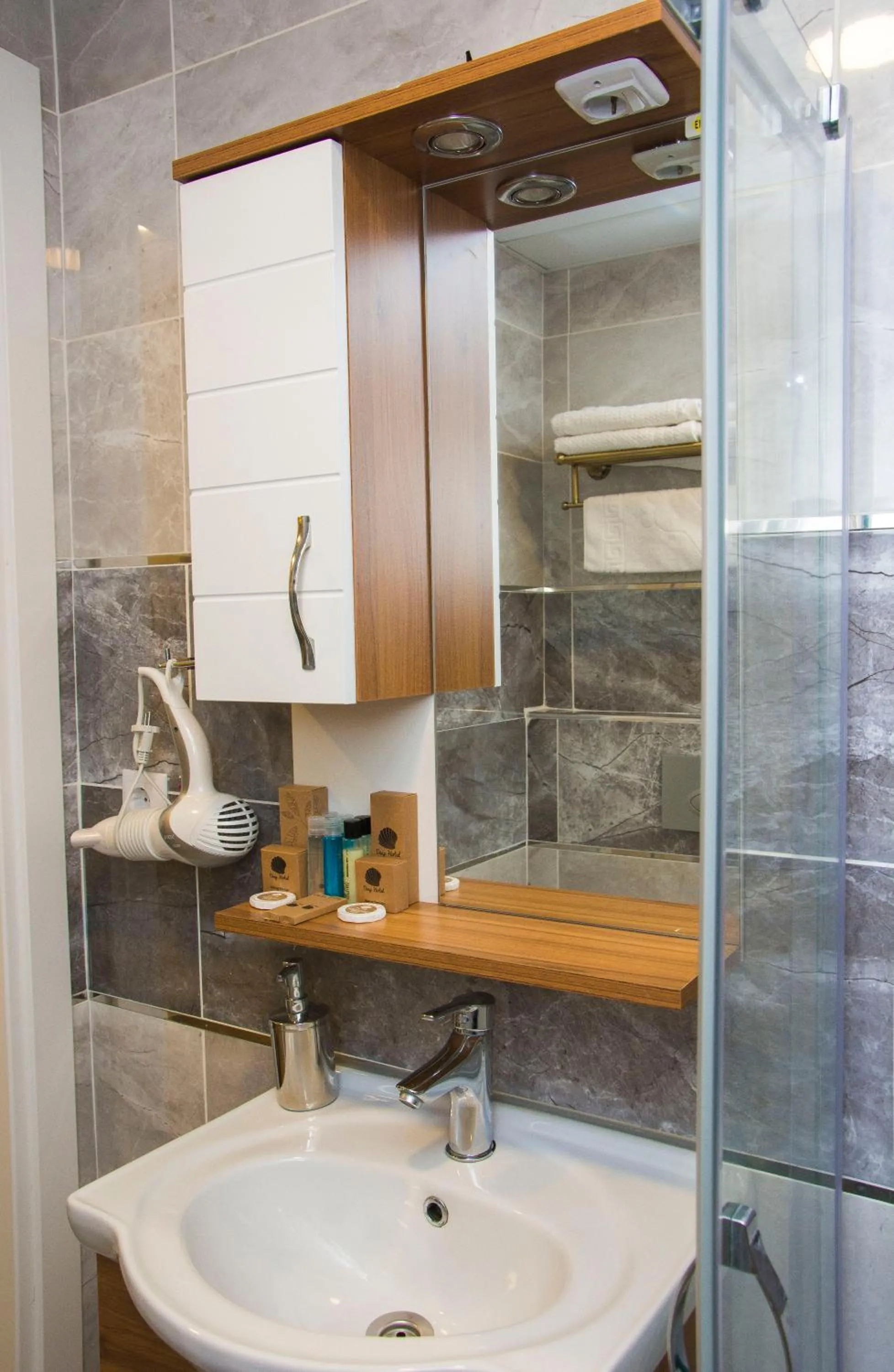 Bathroom in Deep Hotel