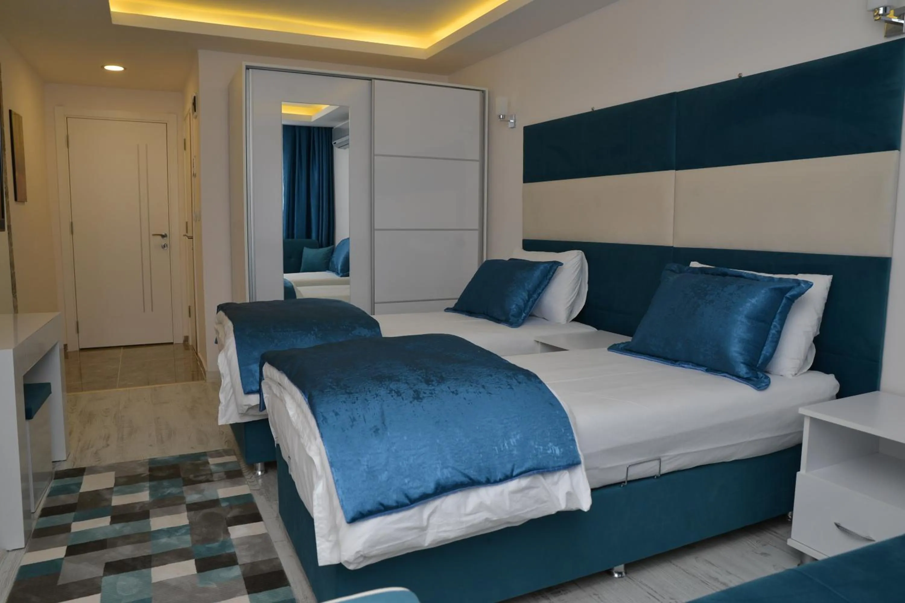 Photo of the whole room in Deep Hotel