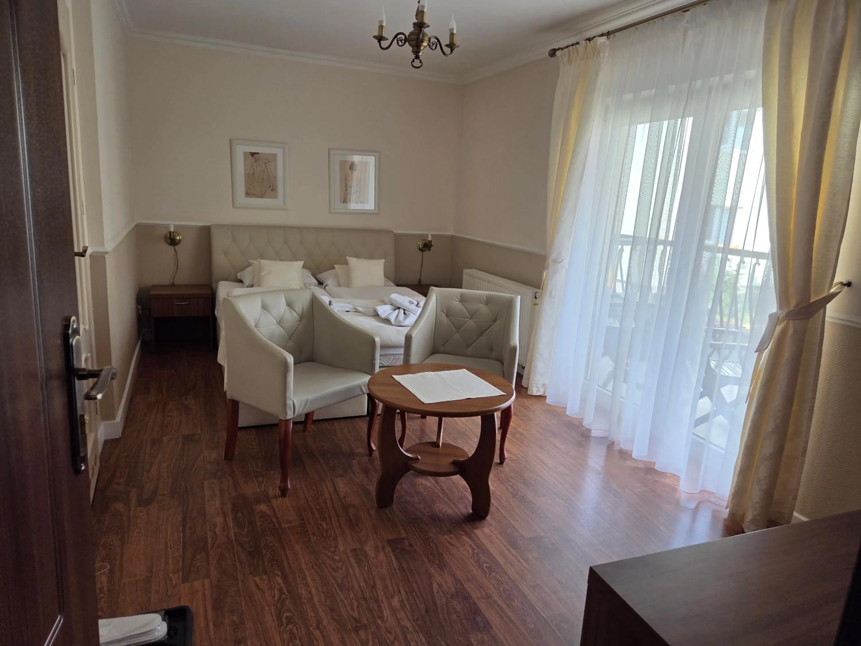 Photo of the whole room in Willa Atena