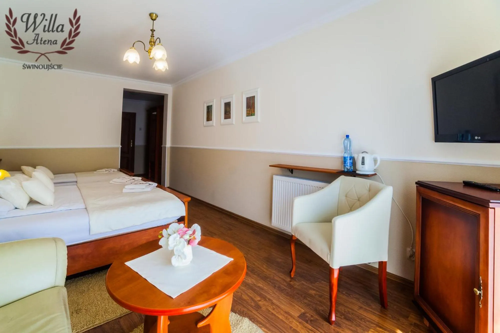 Photo of the whole room, Bed in Willa Atena