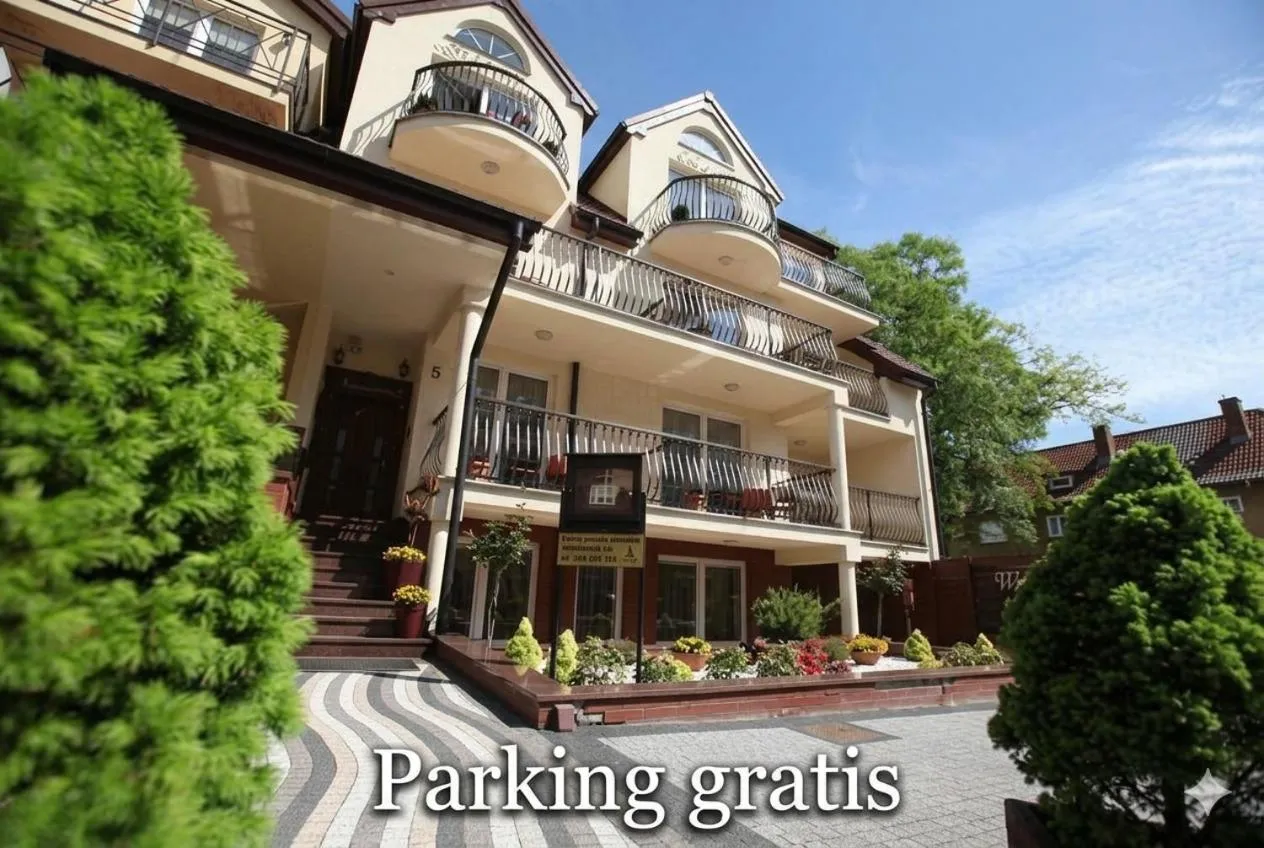 Property building in Willa Atena