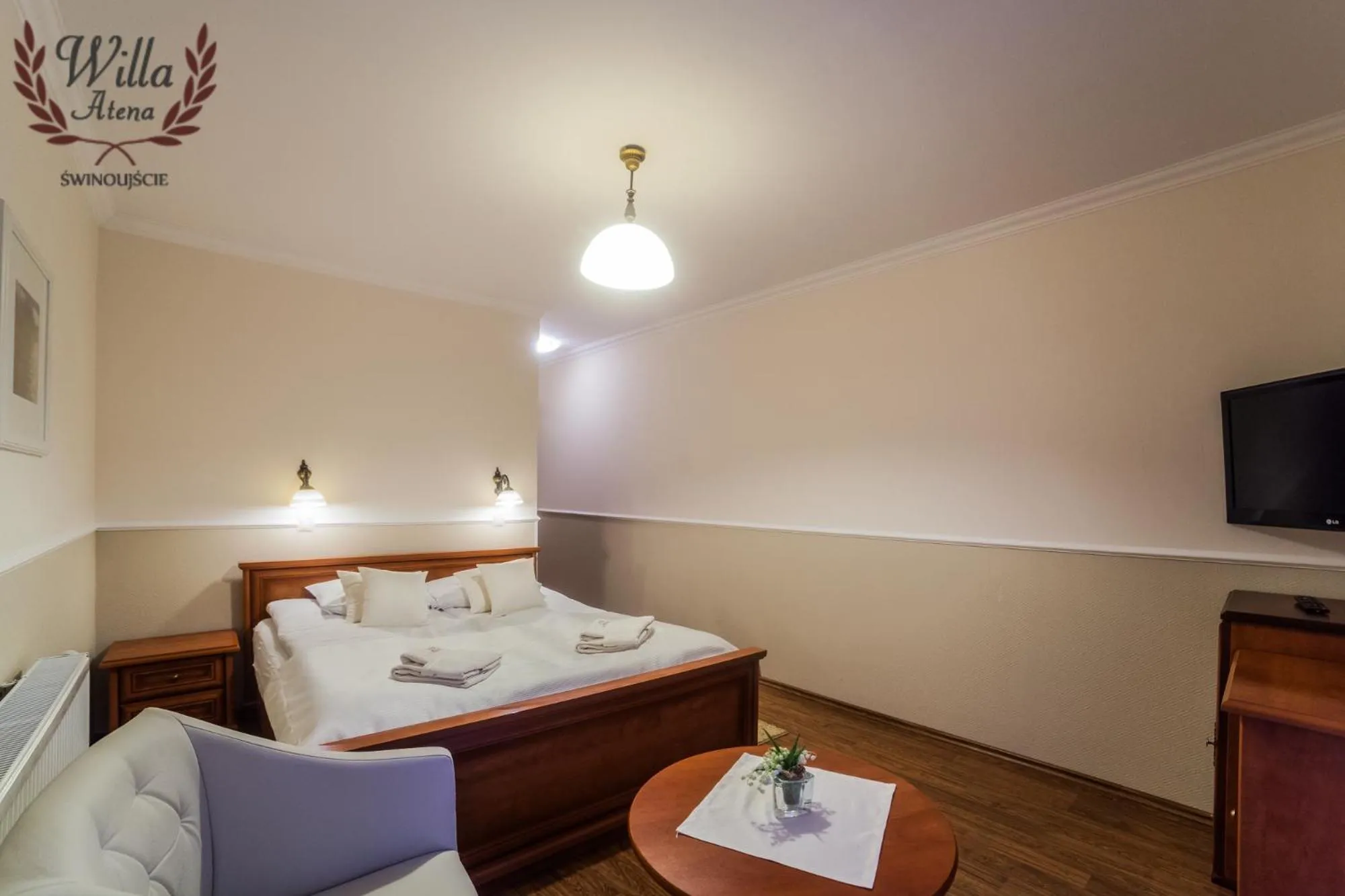 Photo of the whole room, Bed in Willa Atena