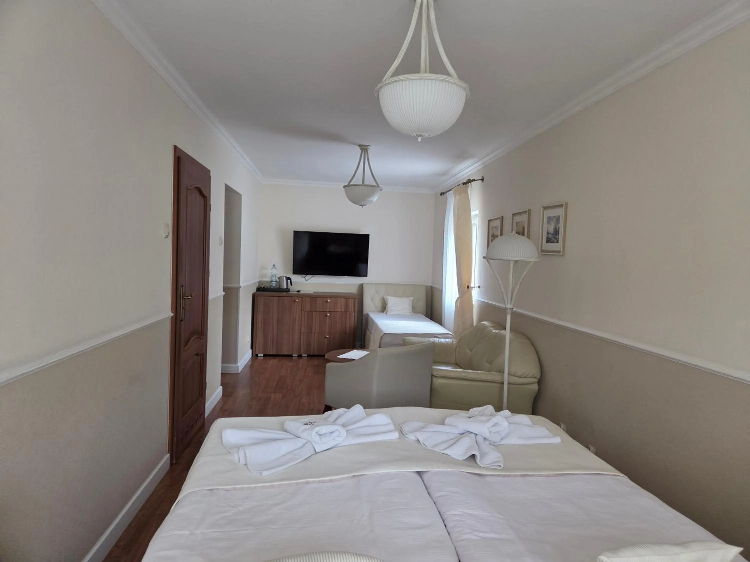 Photo of the whole room, Bed in Willa Atena