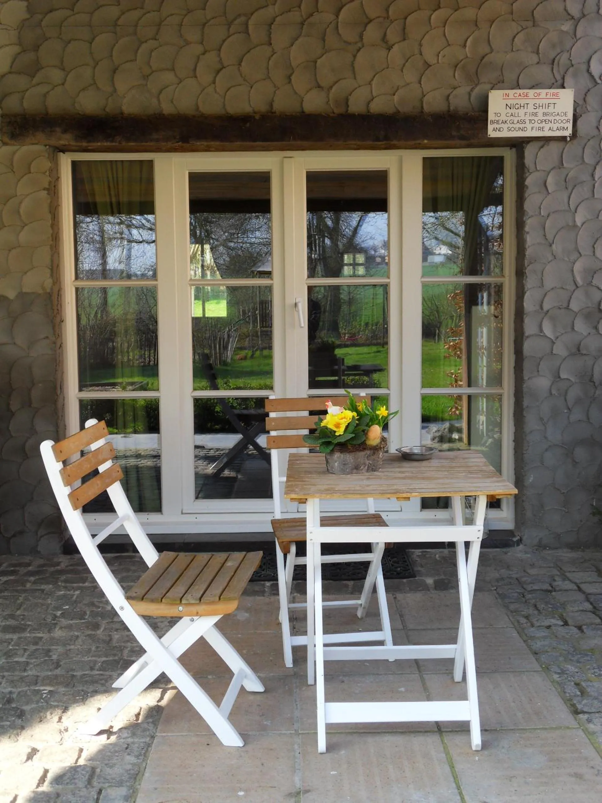 Patio in B&B 'Het Logiement