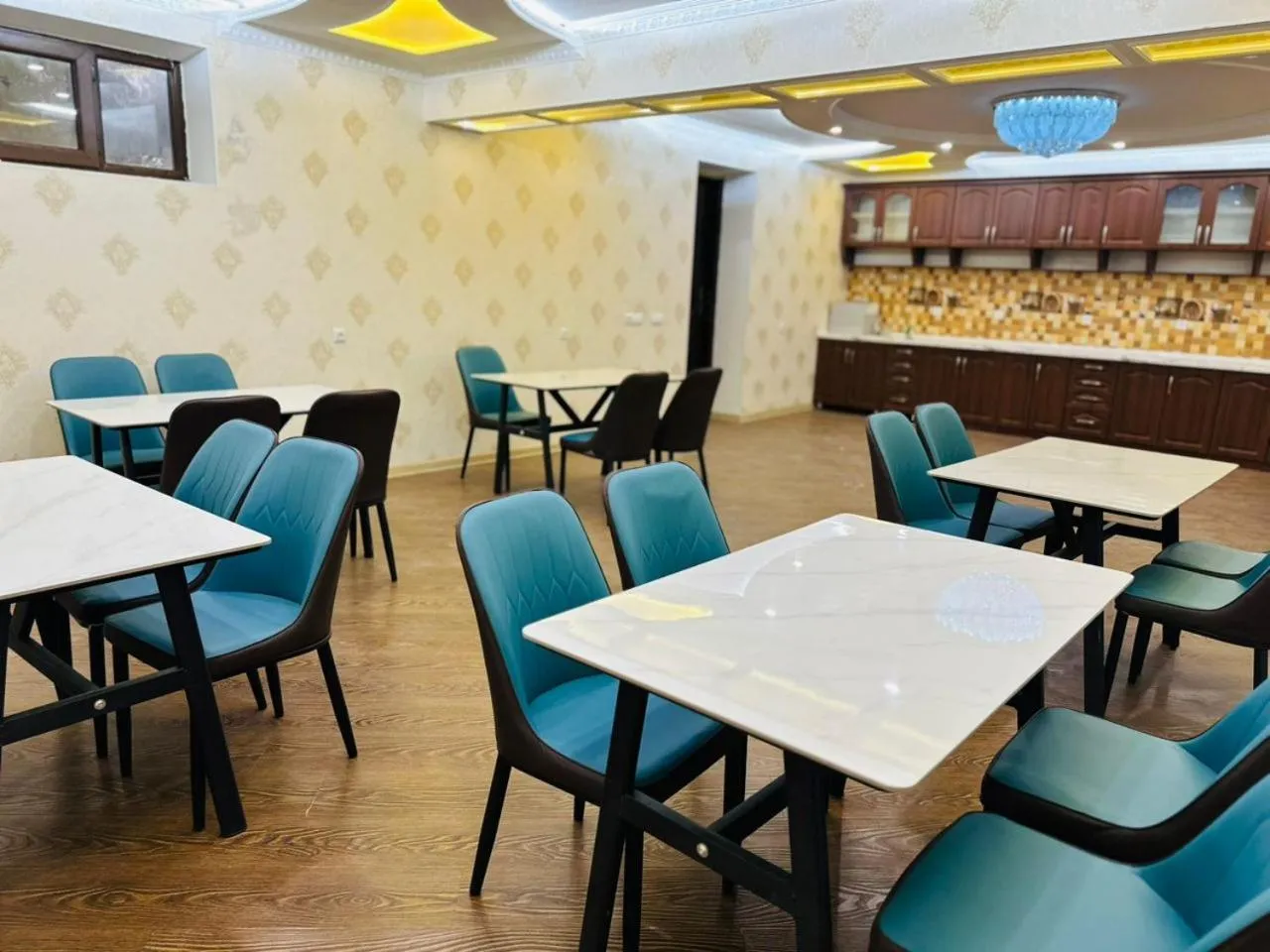 Restaurant/places to eat in Soro Hotel