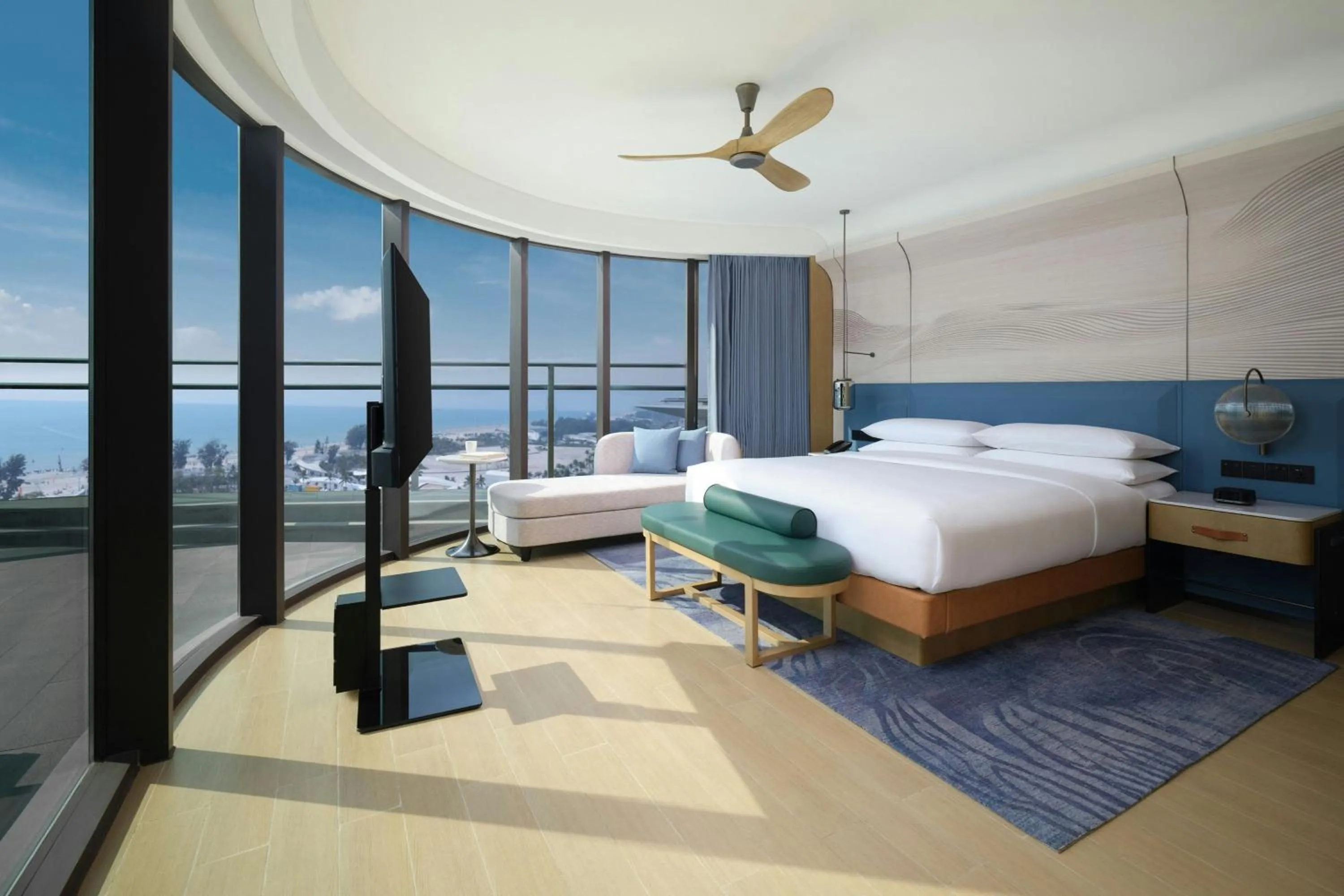 Bedroom, Bed in Beihai Marriott Resort