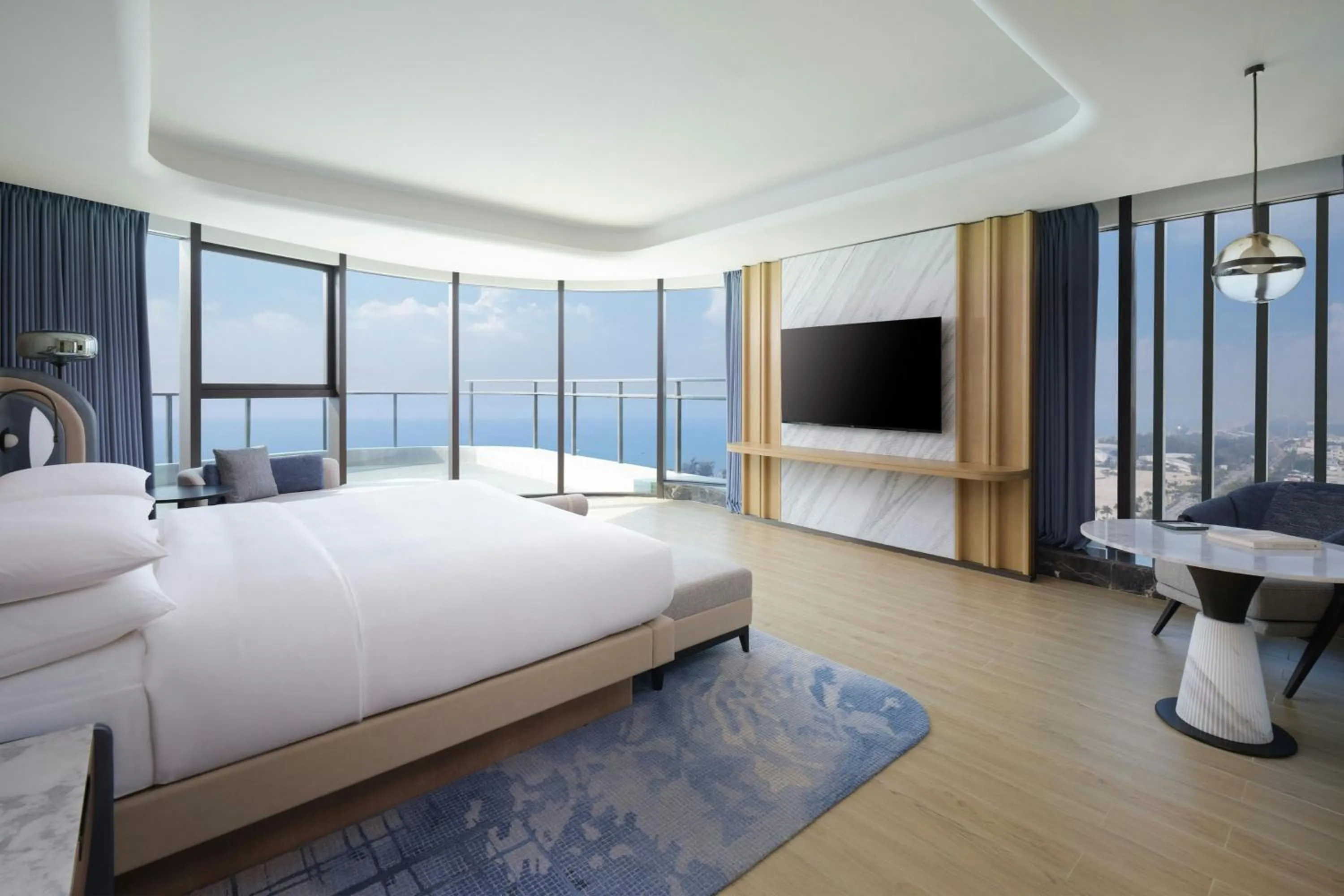 Bedroom, Bed in Beihai Marriott Resort