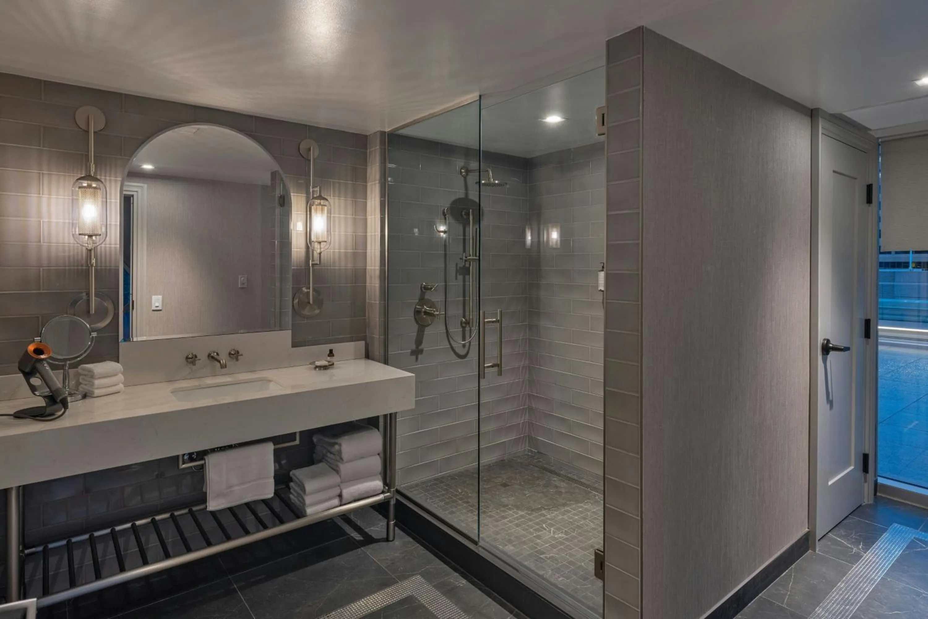 Bathroom in The Vanguard Ann Arbor, Autograph Collection