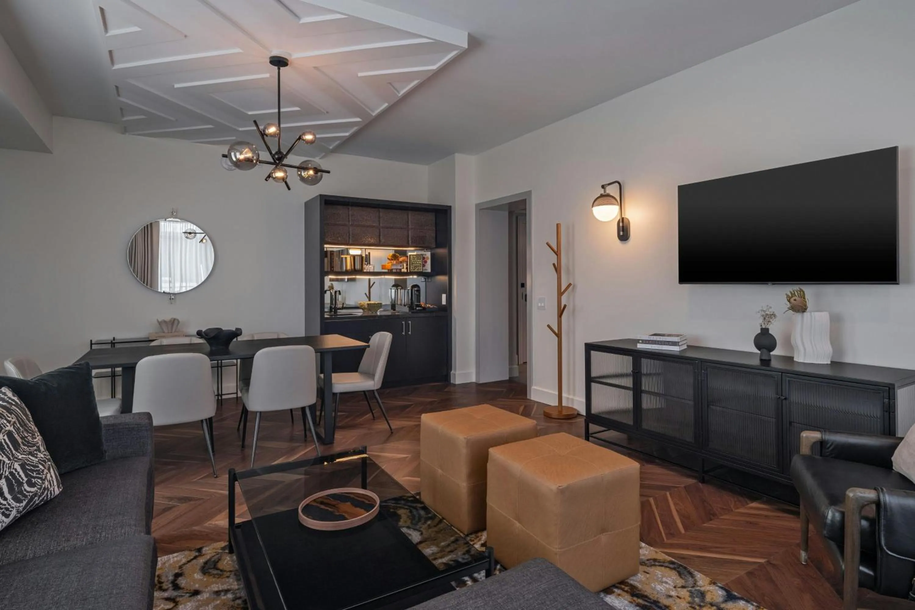 Photo of the whole room in The Vanguard Ann Arbor, Autograph Collection