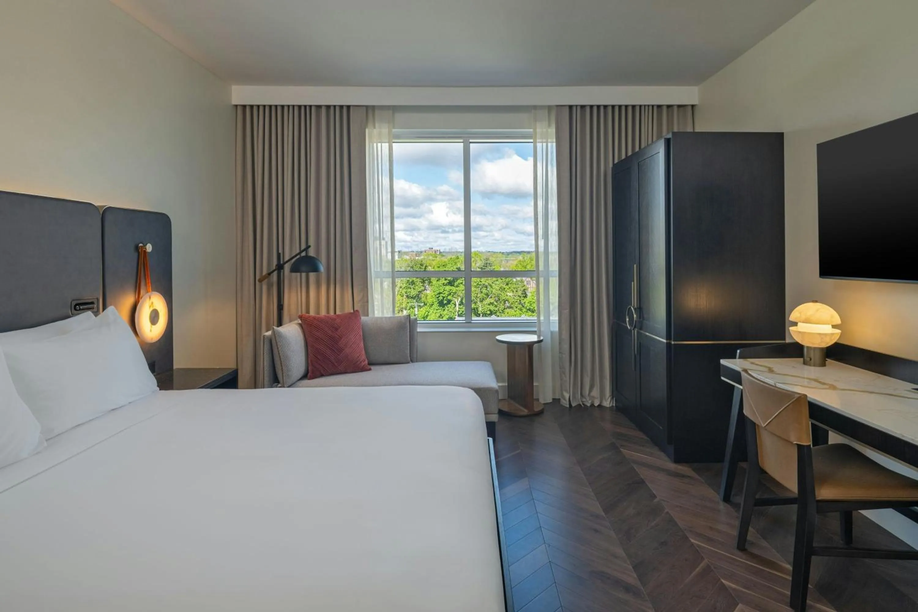 Photo of the whole room, Bed in The Vanguard Ann Arbor, Autograph Collection