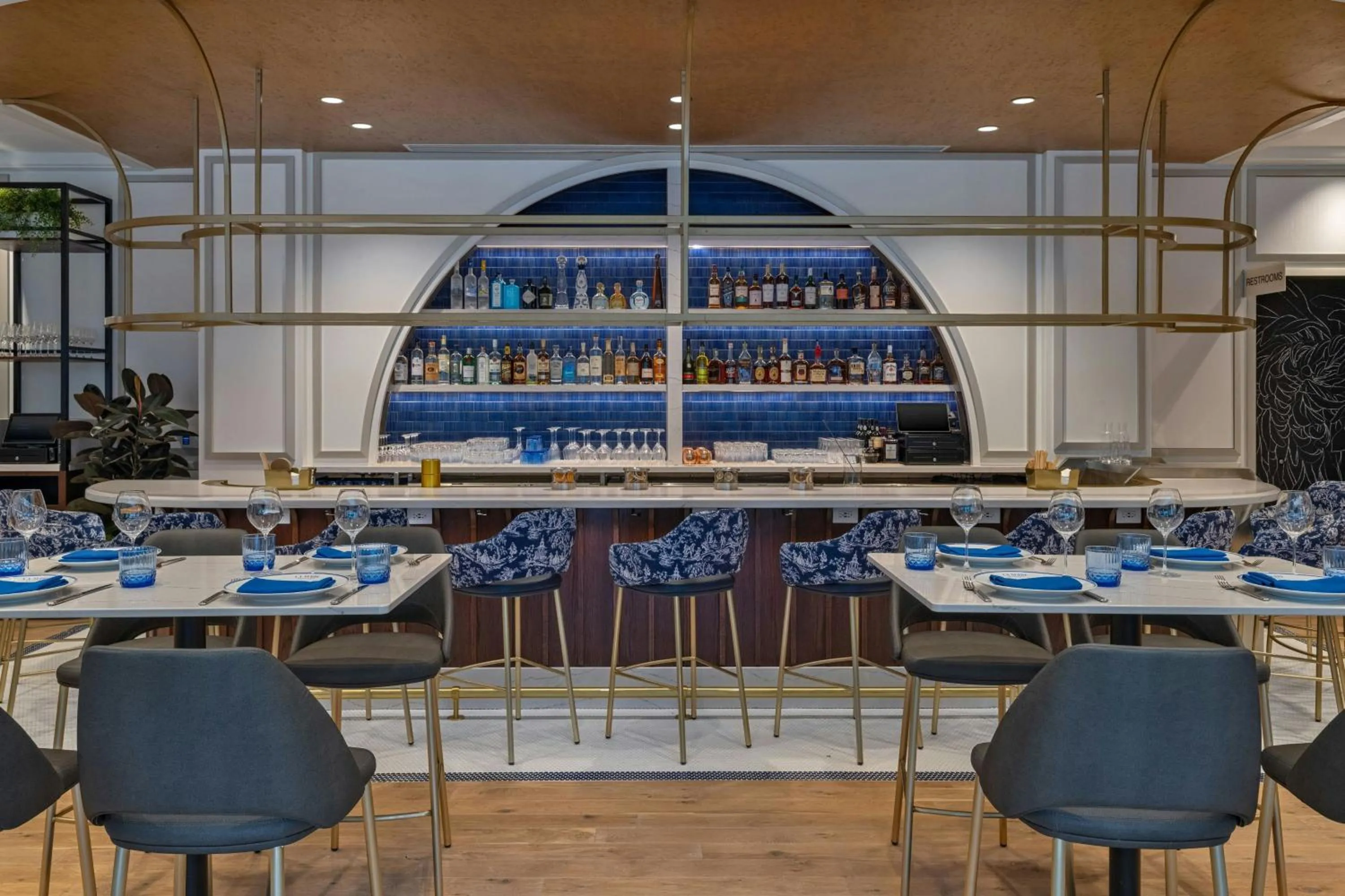 Lounge or bar in The Vanguard Ann Arbor, Autograph Collection