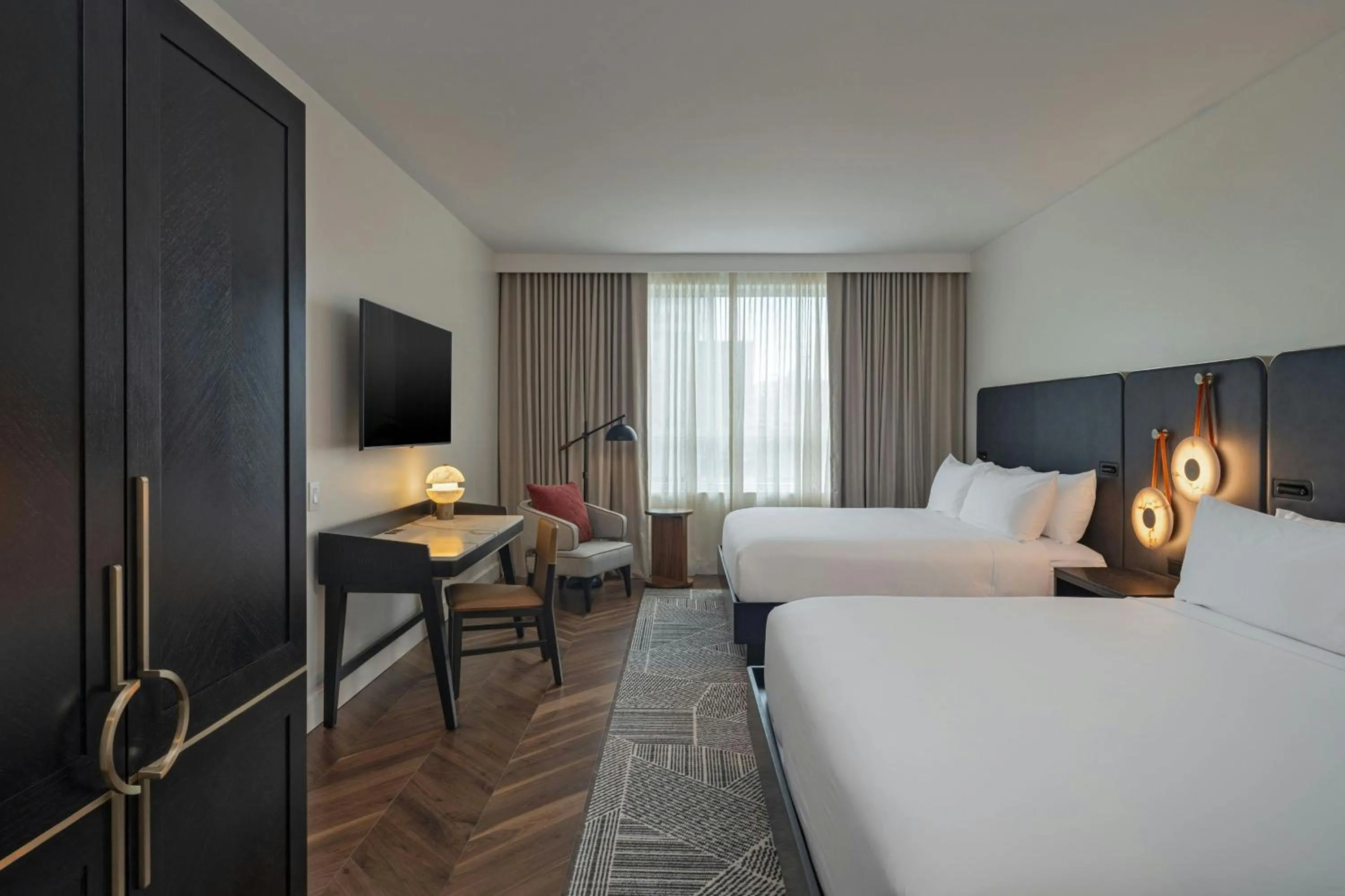 Bedroom, Bed in The Vanguard Ann Arbor, Autograph Collection