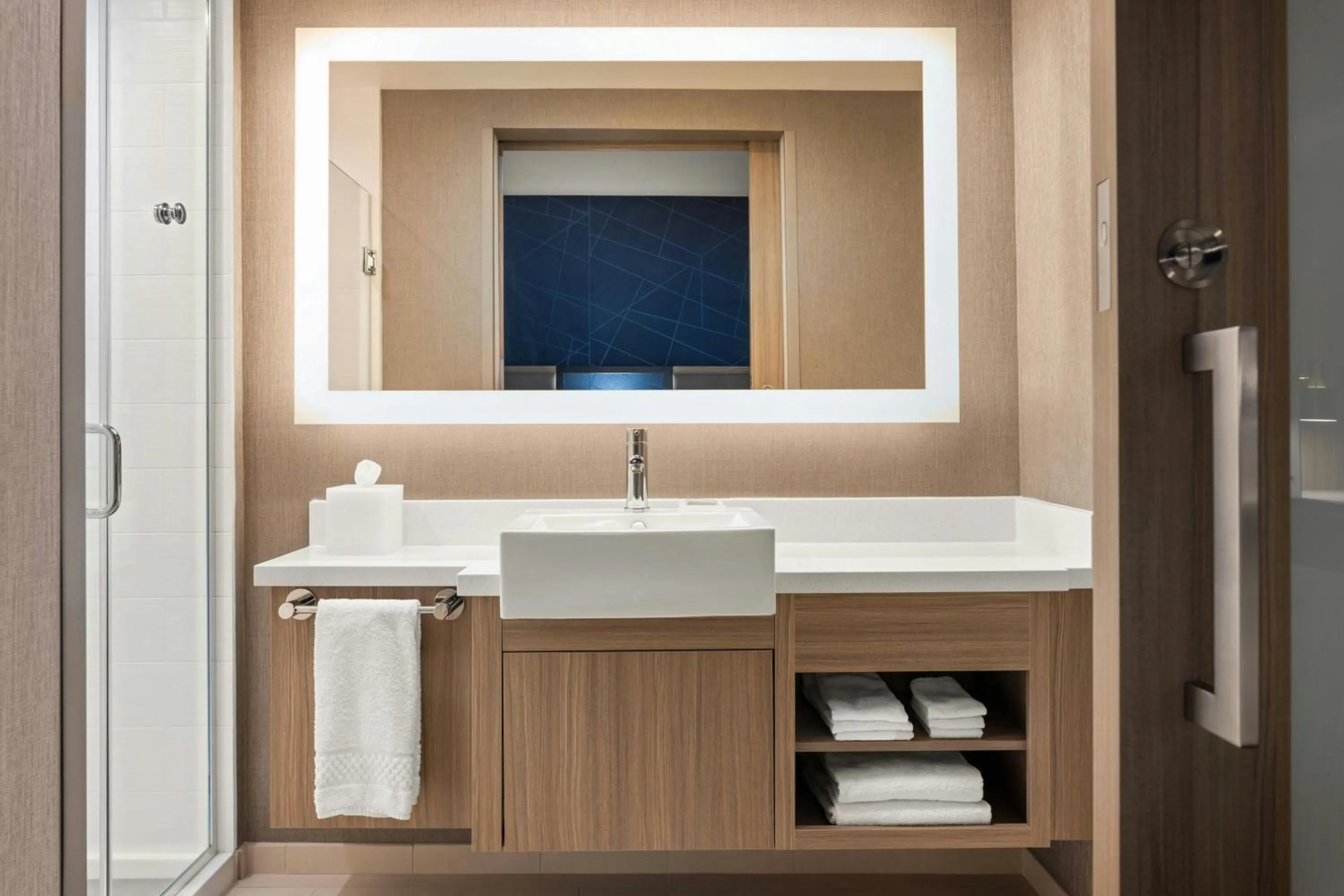 Photo of the whole room in SpringHill Suites by Marriott Eau Claire