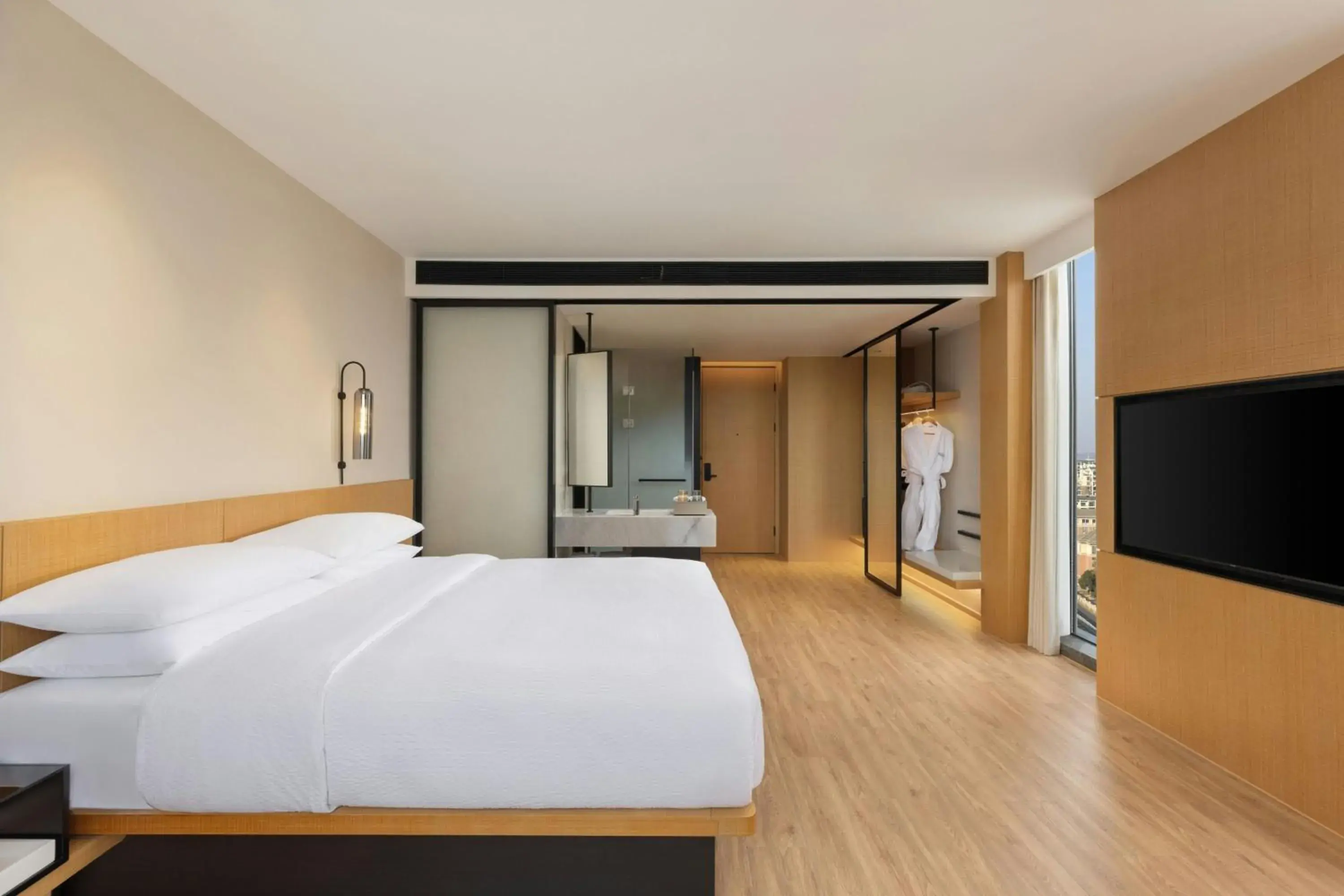 Business King Room with City View in Fairfield by Marriott Hangzhou Yuhang Business King Room with City View in Fairfield by Marriott Hangzhou Yuhang