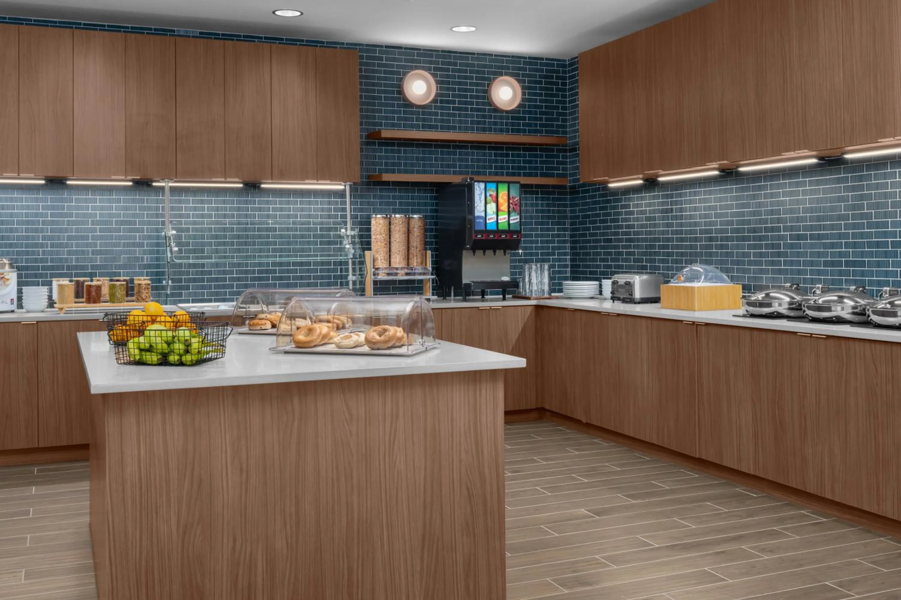 Food and drinks in Residence Inn by Marriott Lincoln Downtown