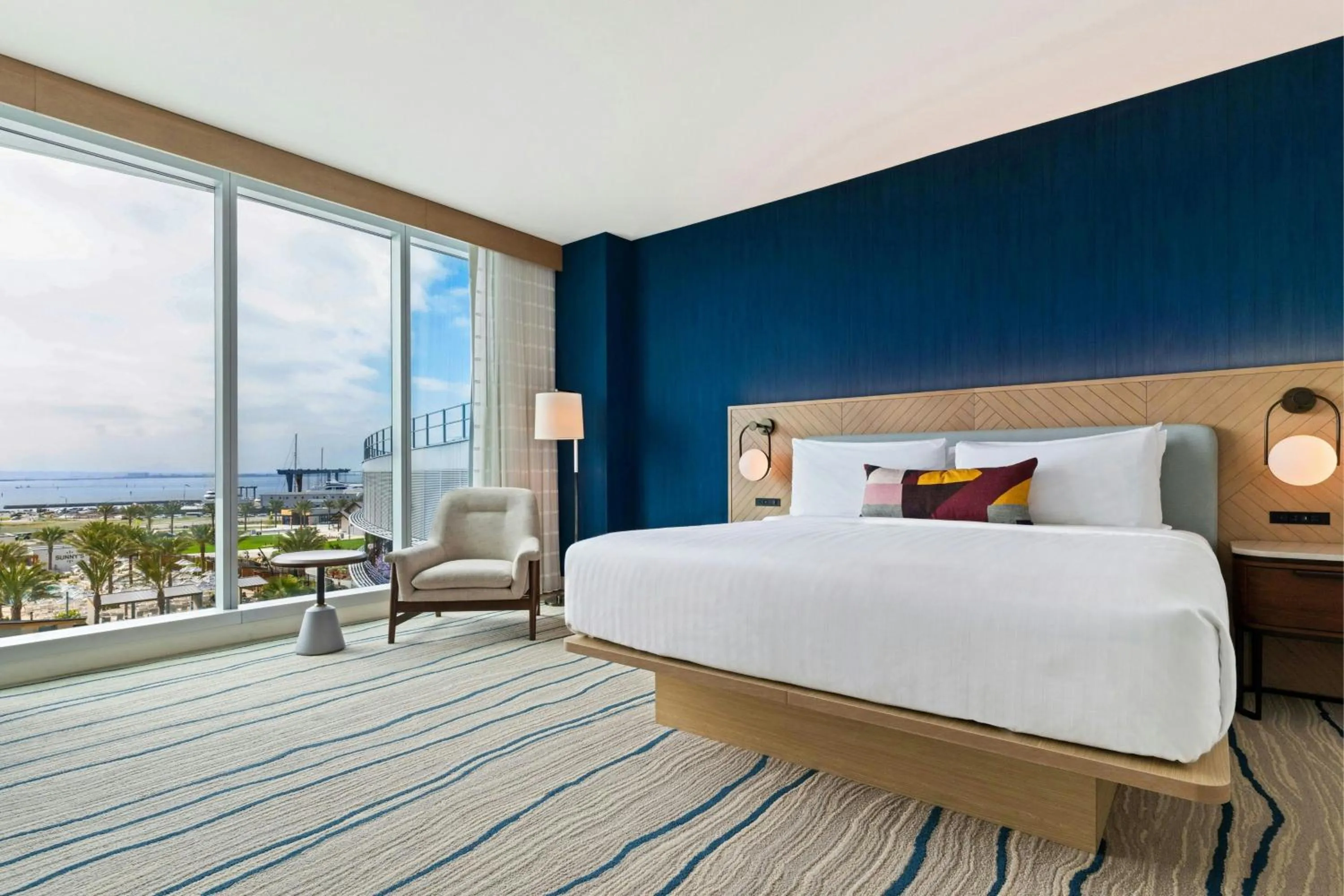 Bedroom, Bed in Gaylord Pacific Resort & Convention Center