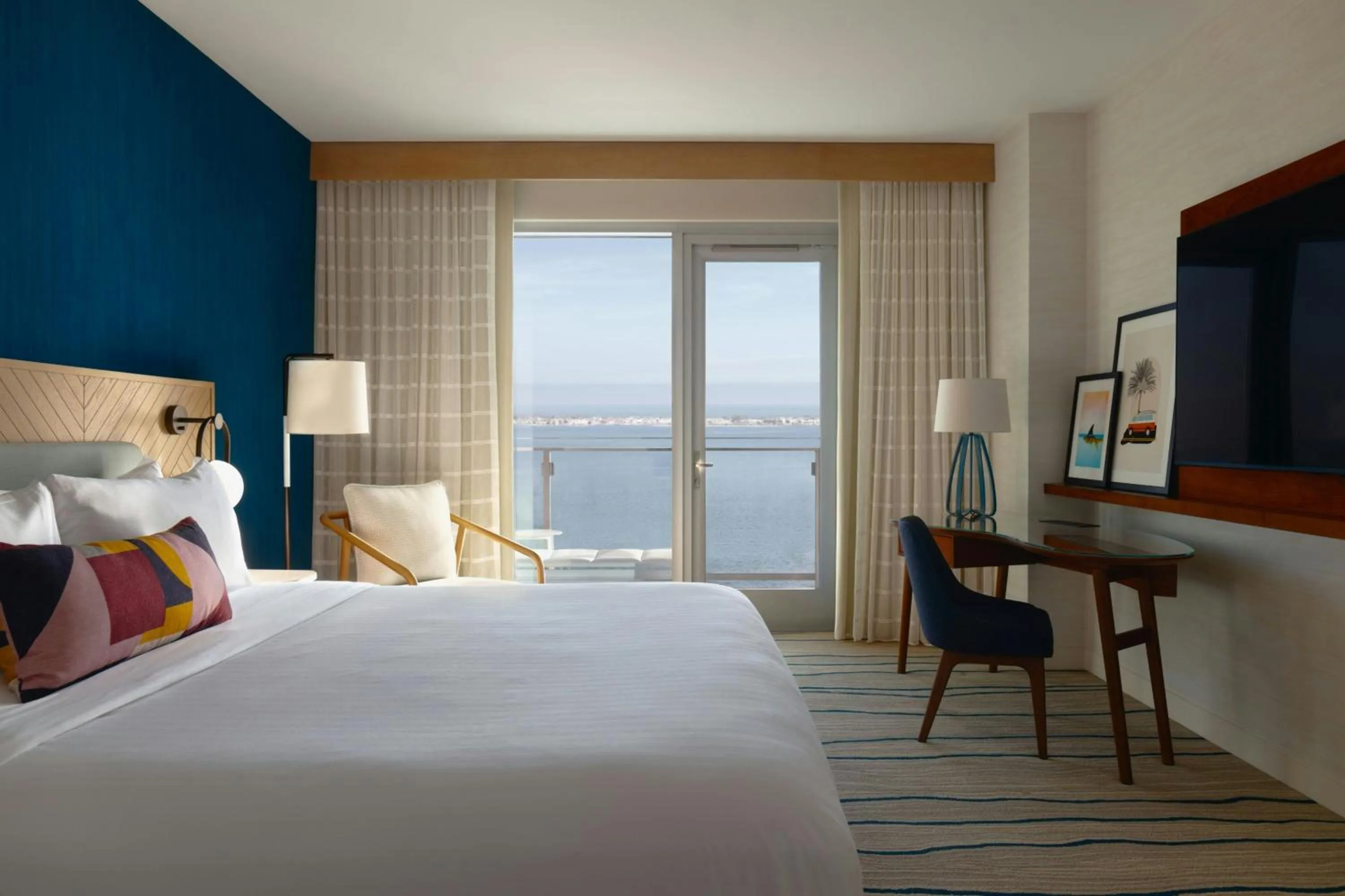 Bedroom, Bed in Gaylord Pacific Resort & Convention Center