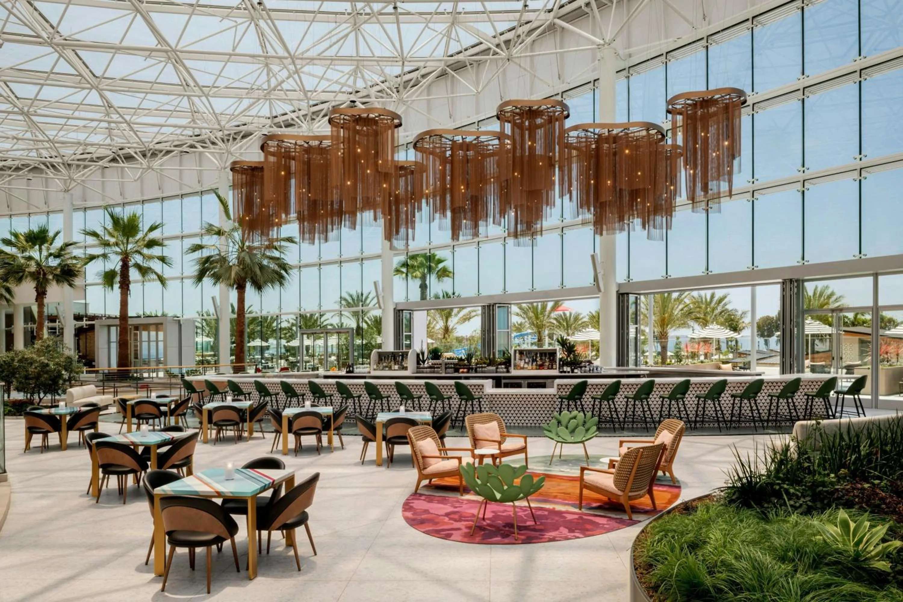 Lounge or bar in Gaylord Pacific Resort & Convention Center