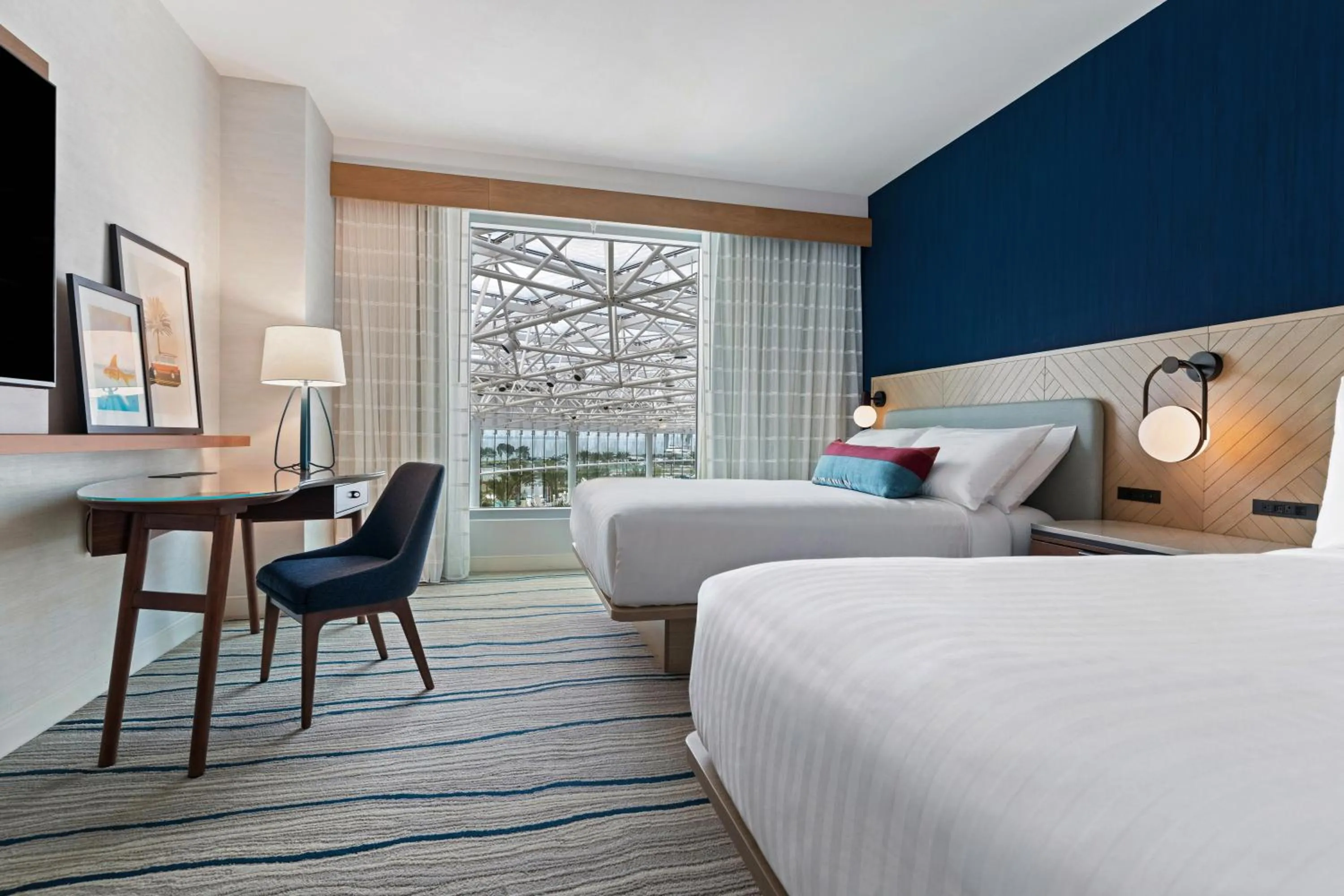 Photo of the whole room, Bed in Gaylord Pacific Resort & Convention Center