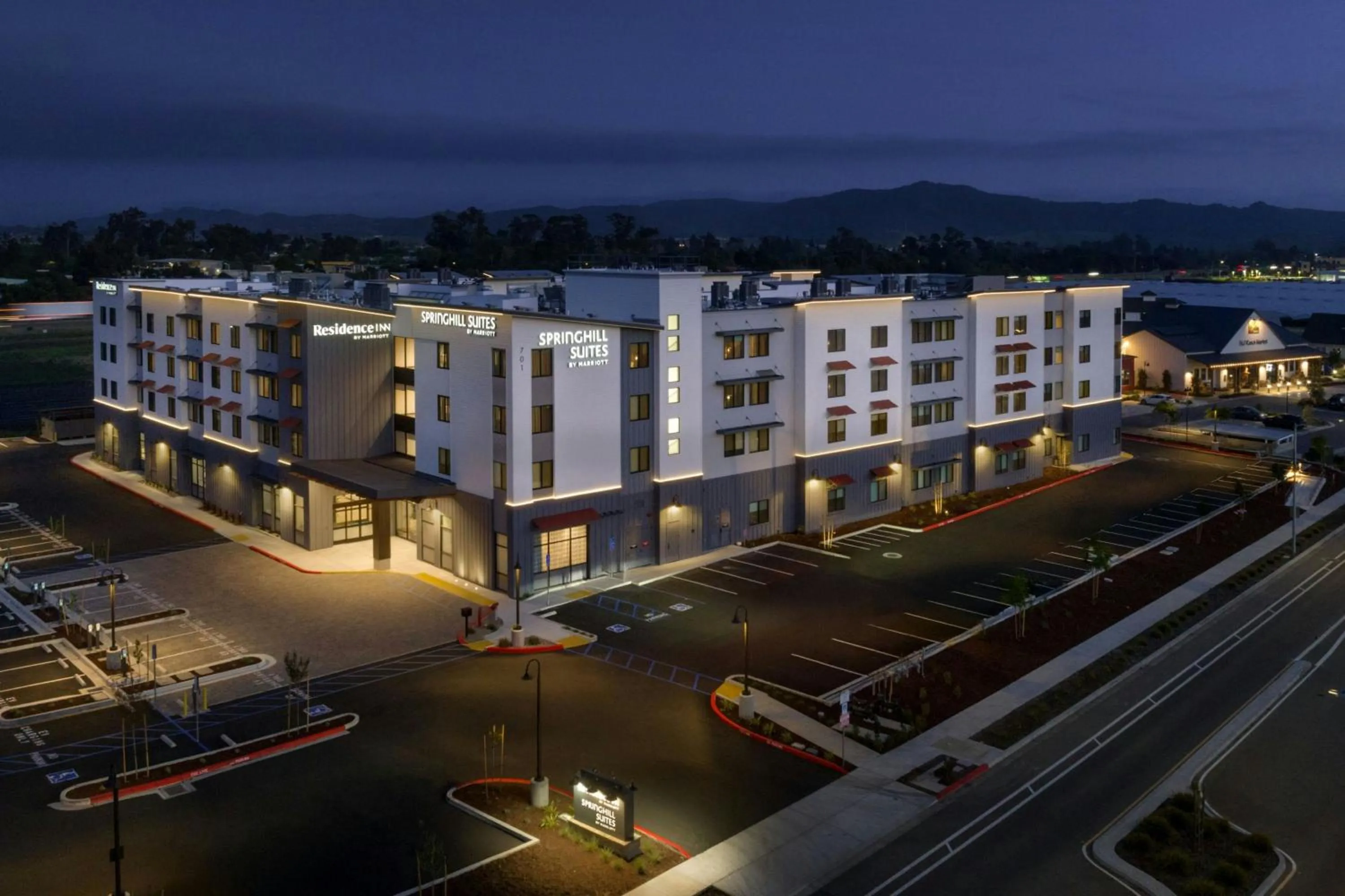 Property building in SpringHill Suites by Marriott San Luis Obispo
