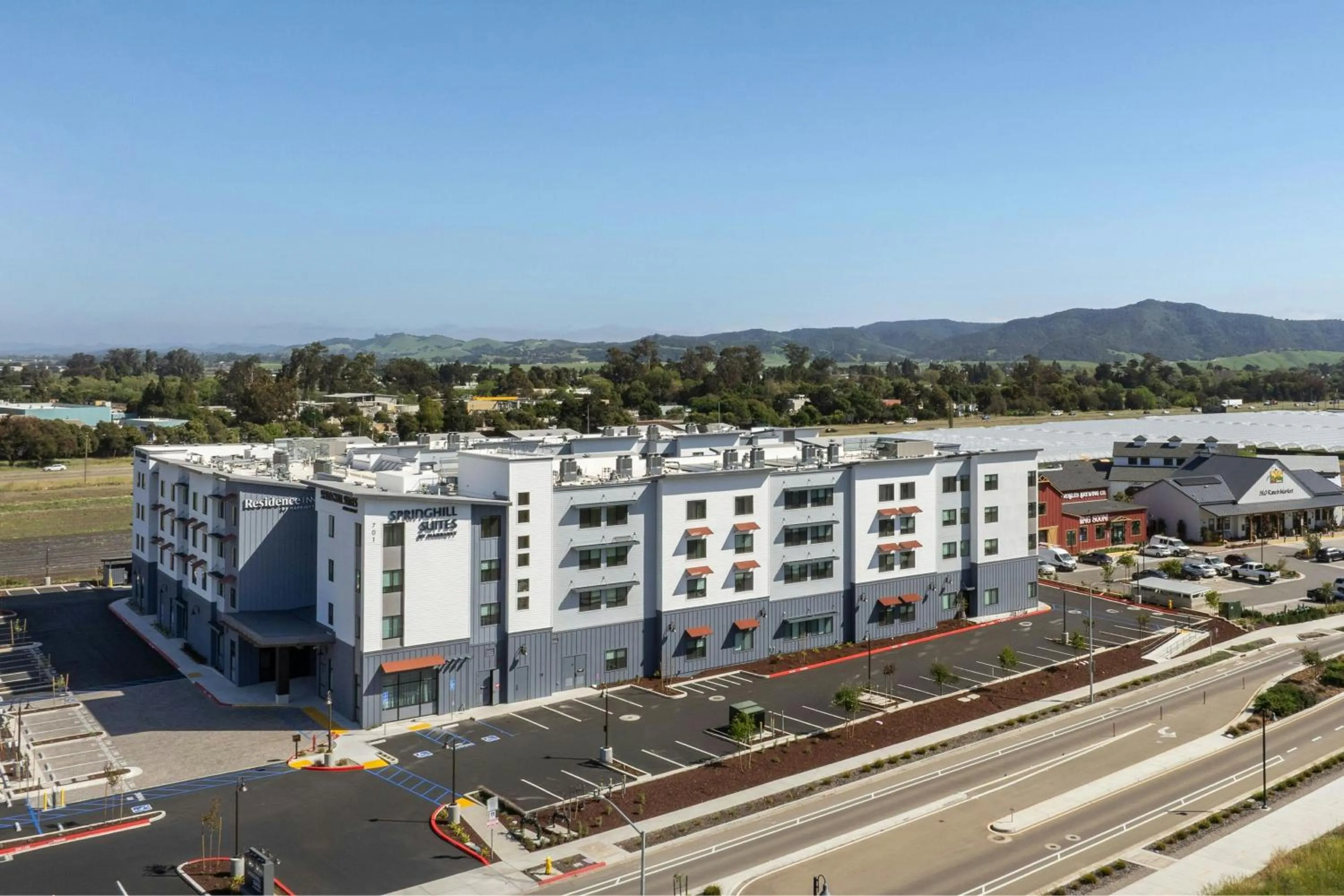 Property building in SpringHill Suites by Marriott San Luis Obispo