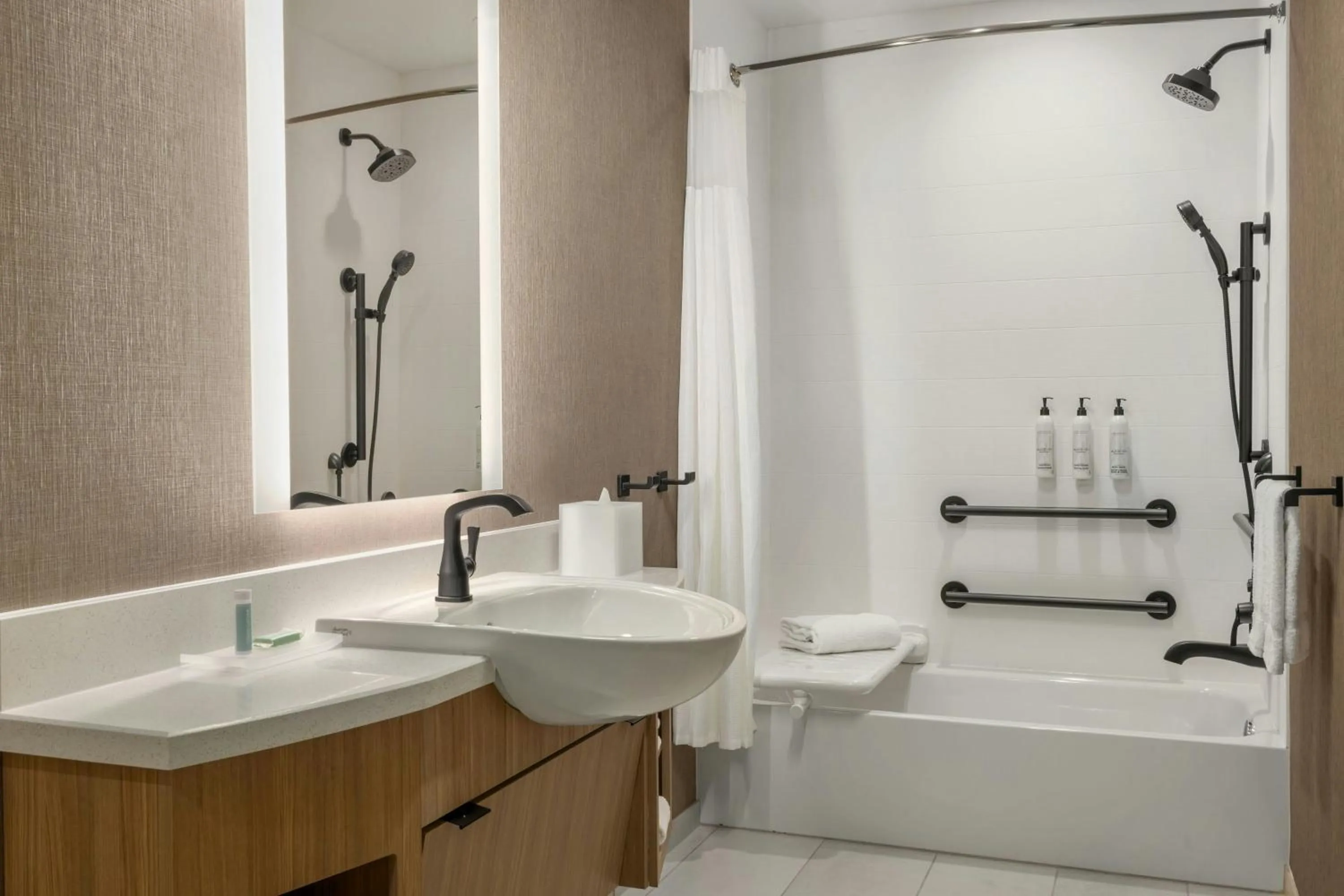 Bathroom in SpringHill Suites by Marriott San Luis Obispo