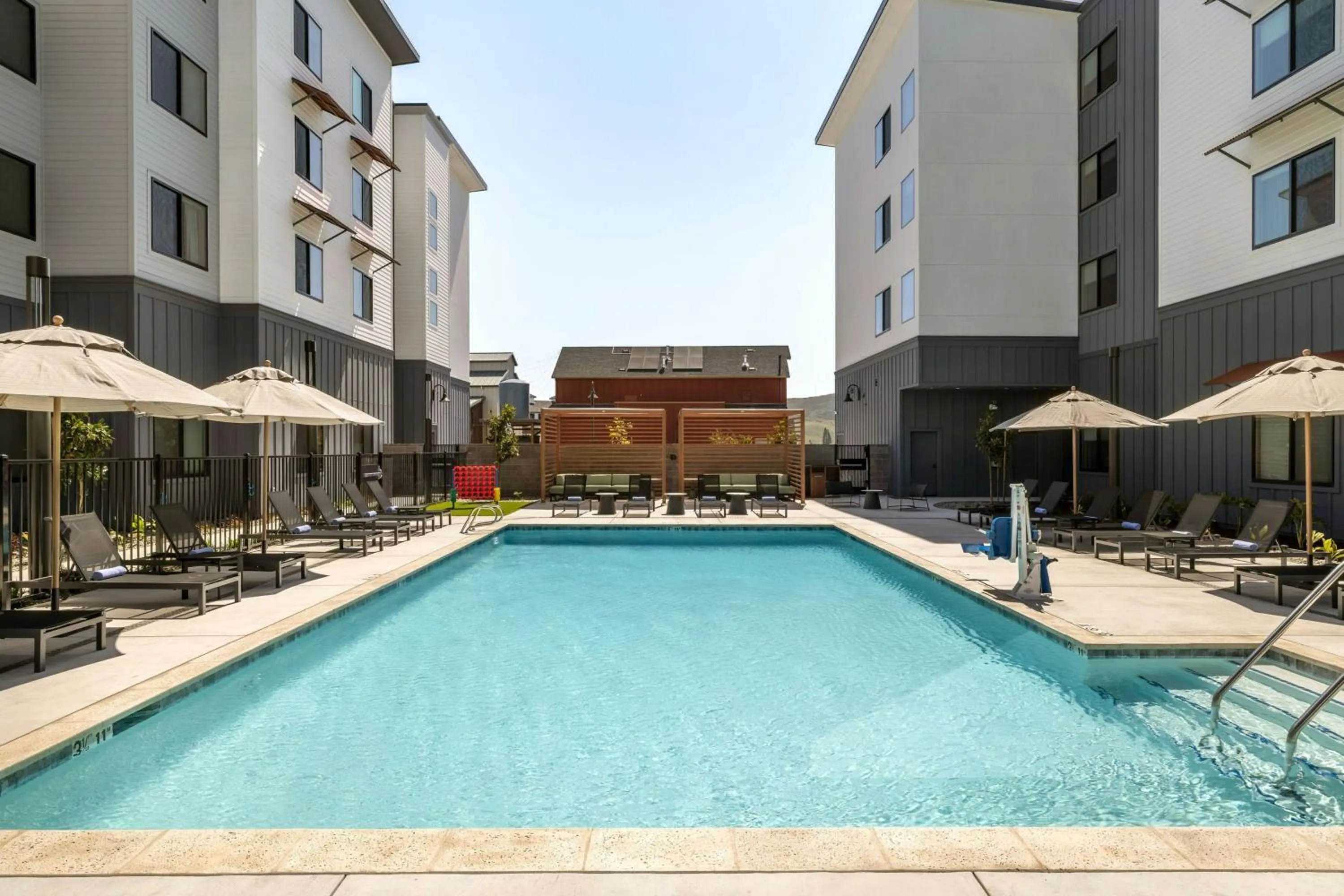 Swimming pool in SpringHill Suites by Marriott San Luis Obispo