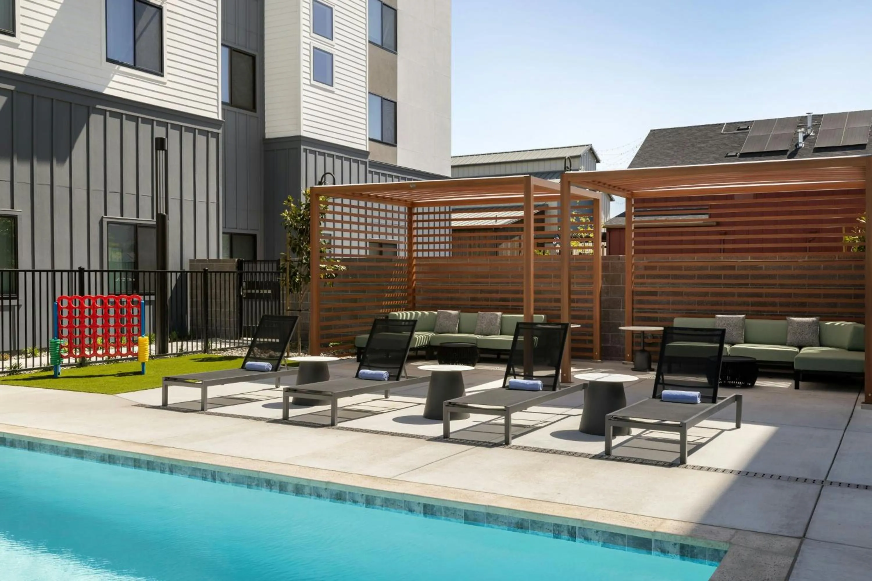 Swimming pool in Residence Inn by Marriott San Luis Obispo