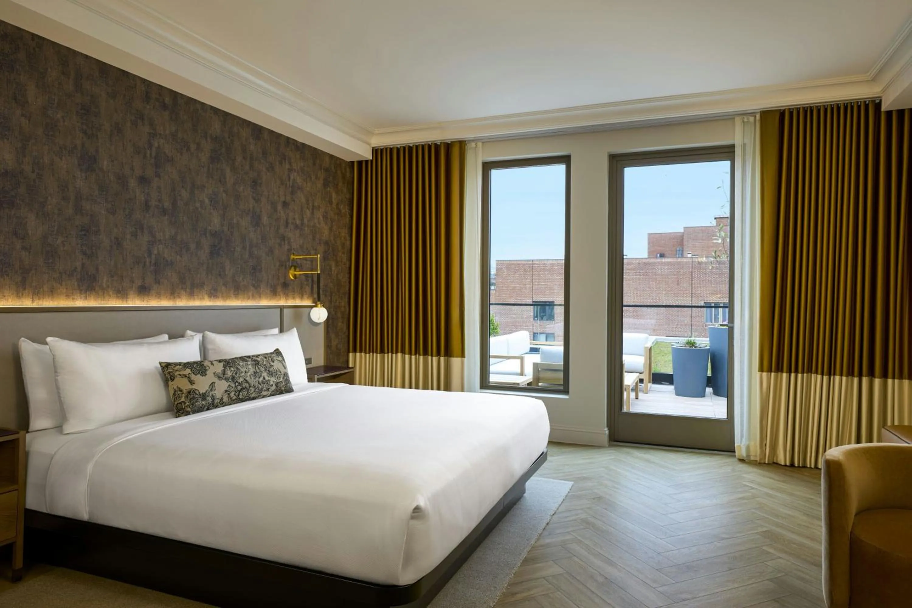 Photo of the whole room, Bed in Canal House of Georgetown a Tribute Portfolio Hotel Georgetown, Washington D.C.