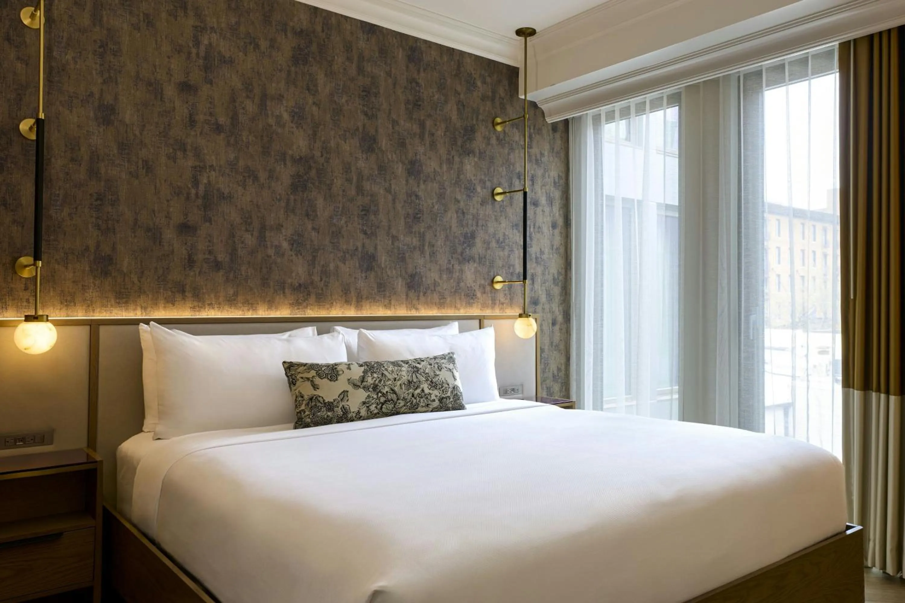 Bedroom, Bed in Canal House of Georgetown a Tribute Portfolio Hotel Georgetown, Washington D.C.