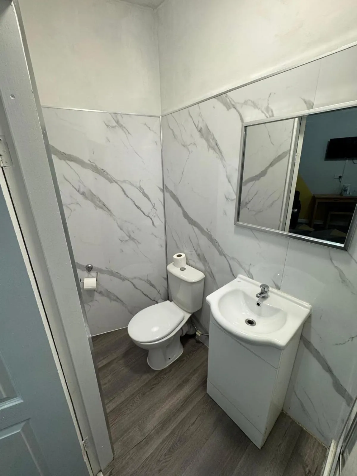 Bathroom in Weaste Hotel, West Manchester Hotel