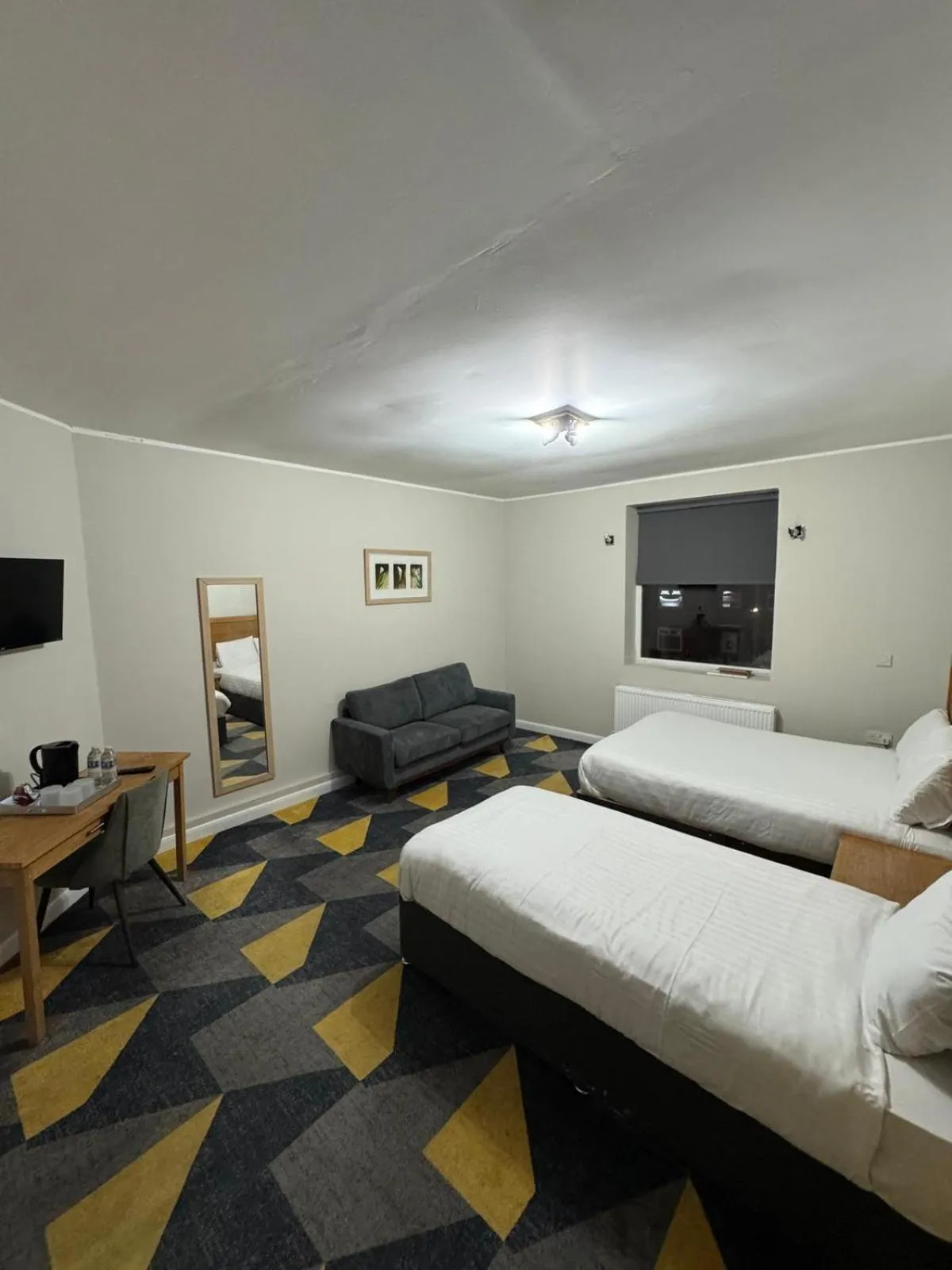 Bedroom, Bed in Weaste Hotel, West Manchester Hotel