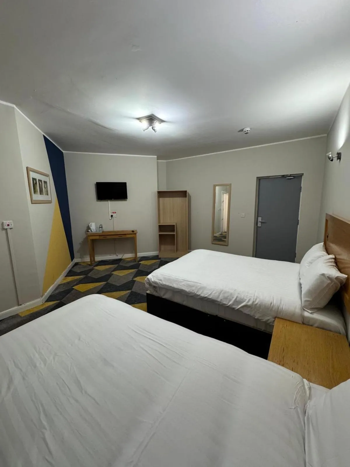 Bedroom, Bed in Weaste Hotel, West Manchester Hotel