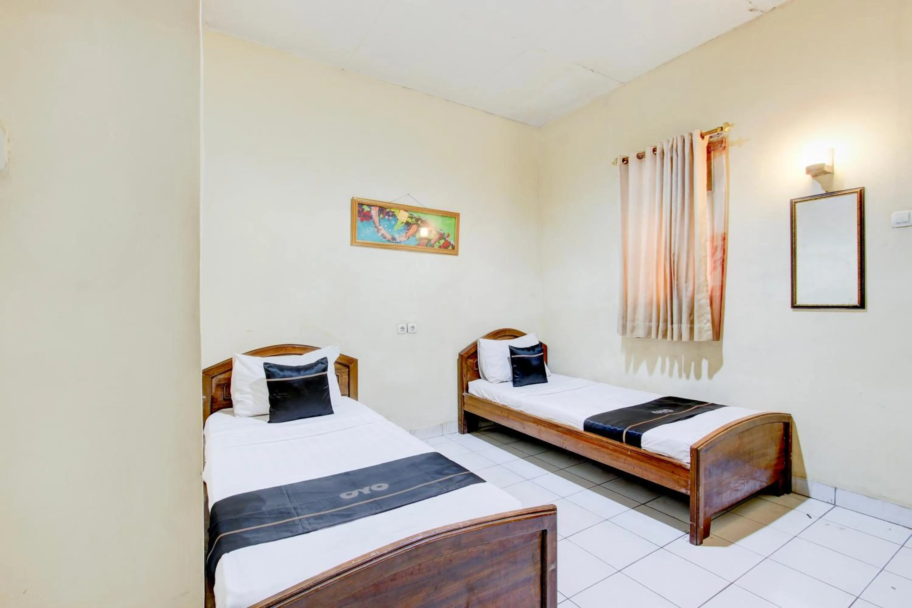 Photo of the whole room, Bed in Collection O Stasiun Pekalongan Near Stasiun Kereta Api Formerly Hotel Indah