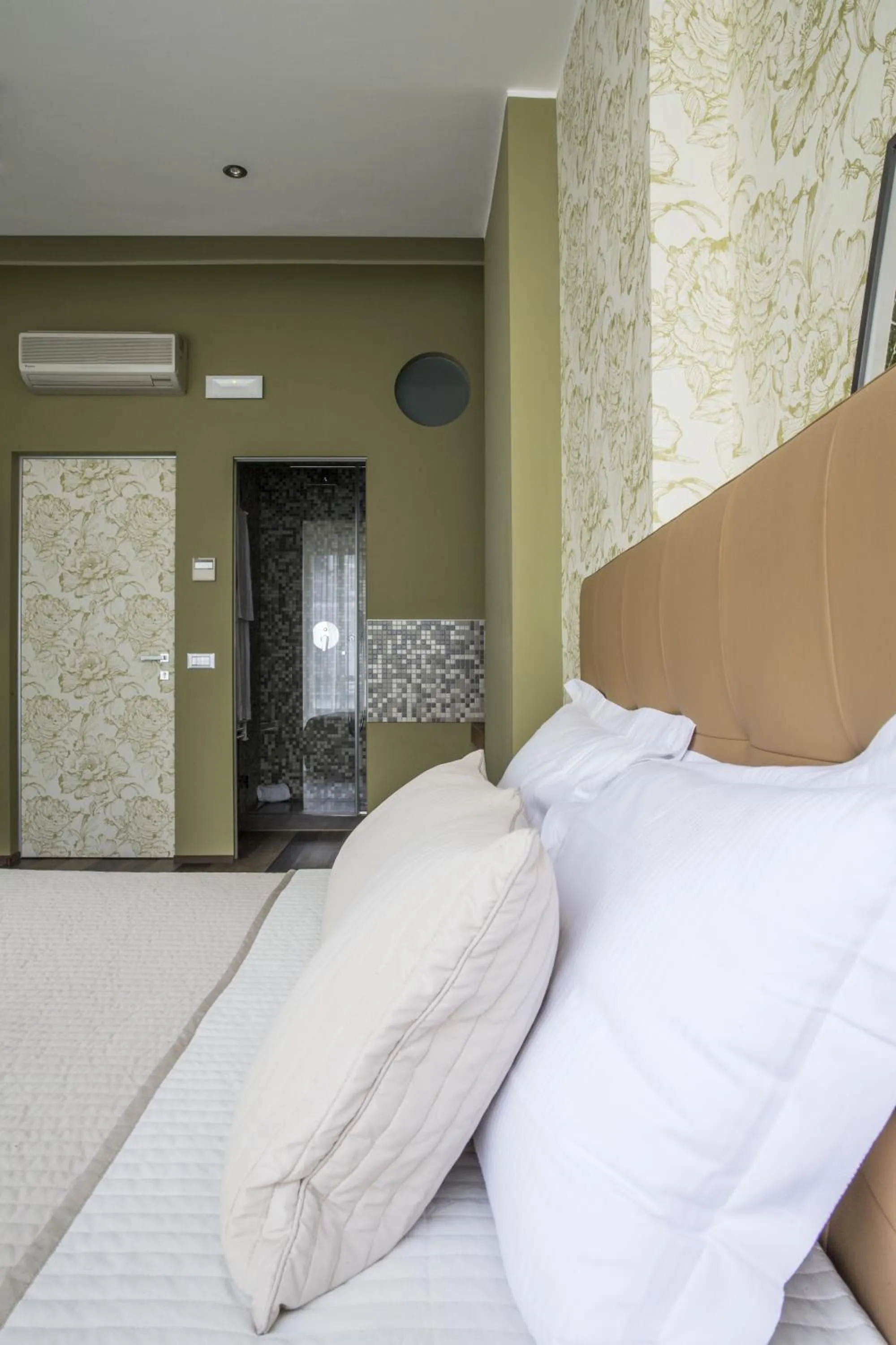 Bedroom, Bed in Serendipity Rooms