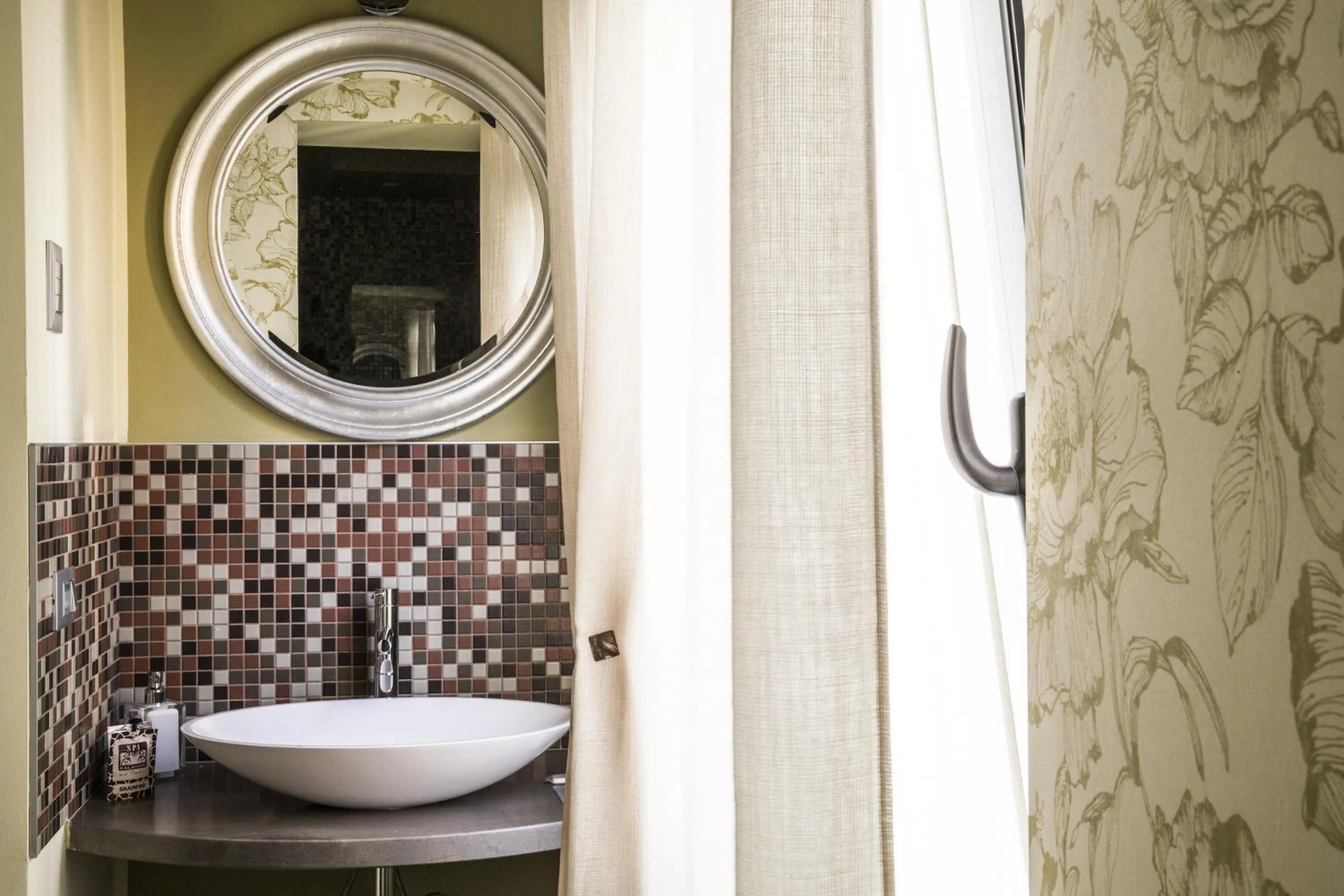 Bathroom in Serendipity Rooms