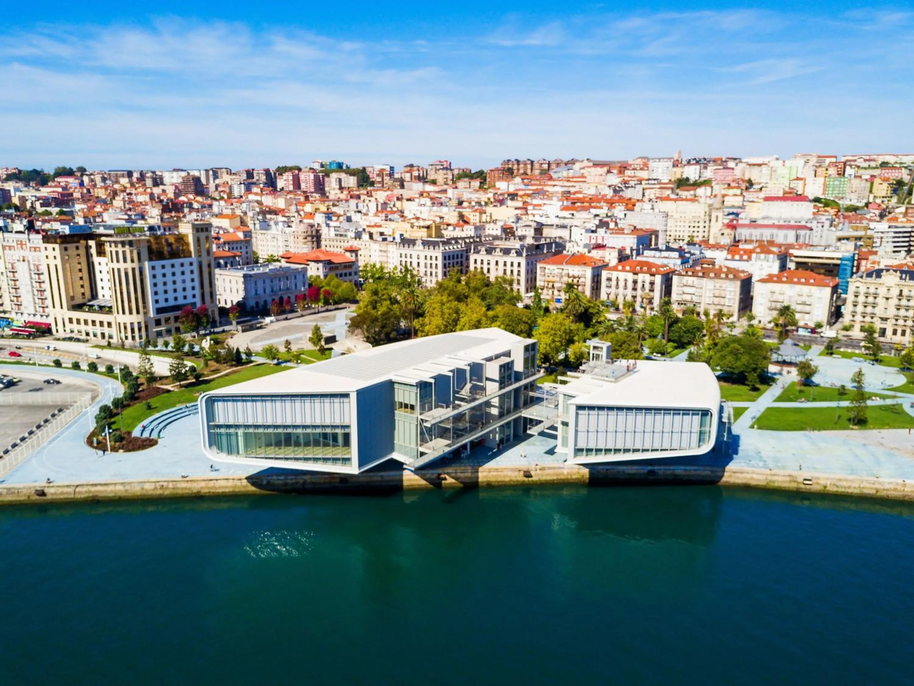Nearby landmark in Apartamentos Santander Centro 3000