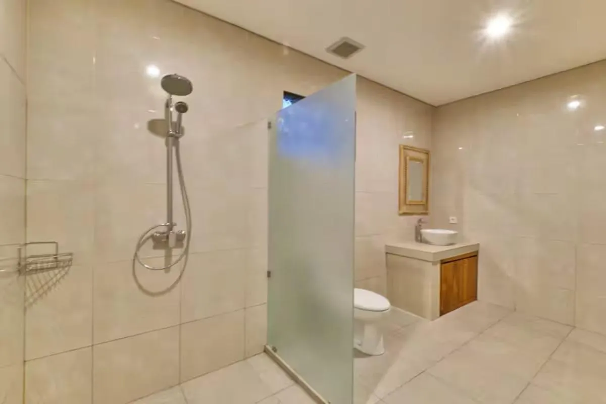 Shower in Long Lane Bali Villa