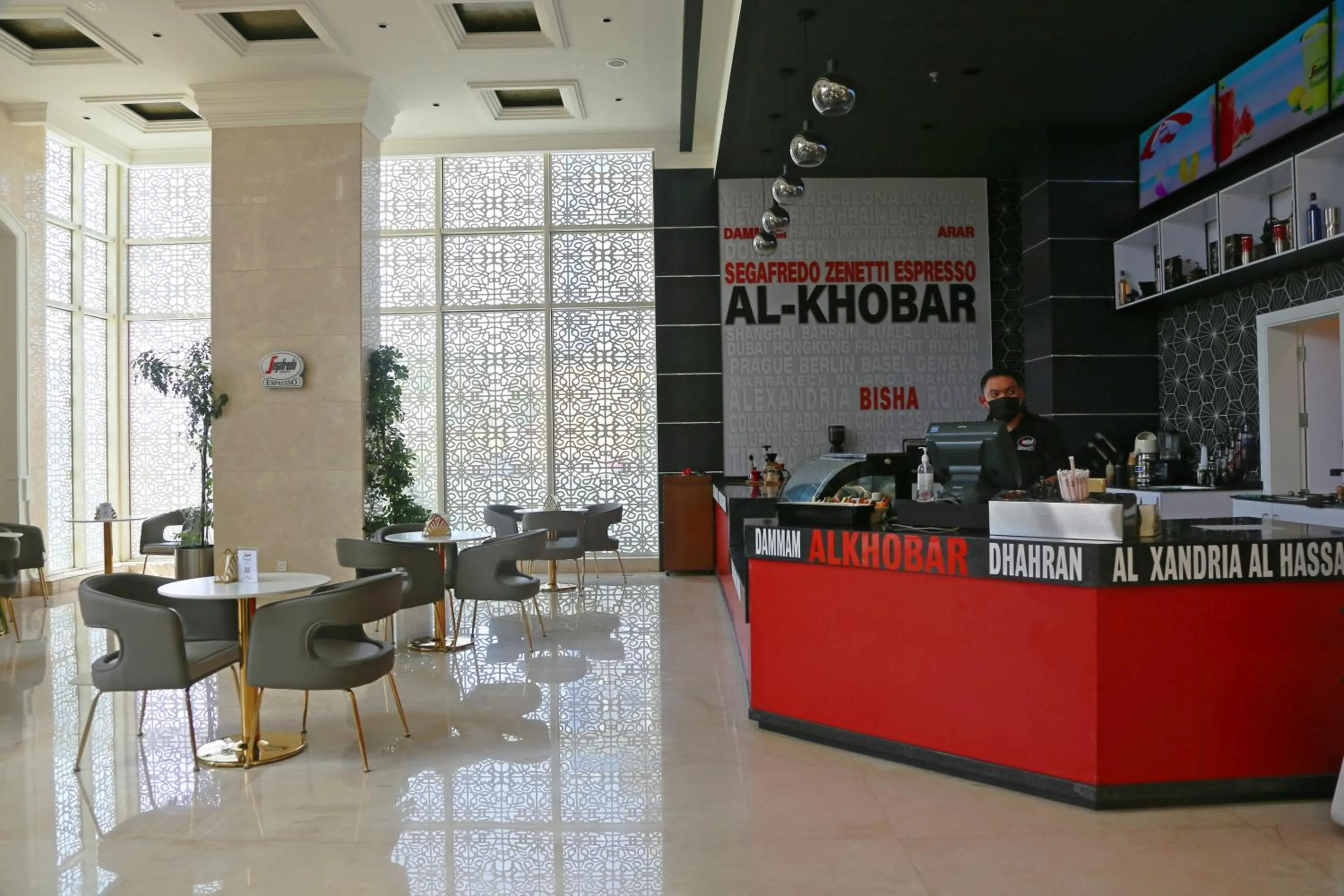 Restaurant/places to eat in Corp Al Khobar Corniche Hotel