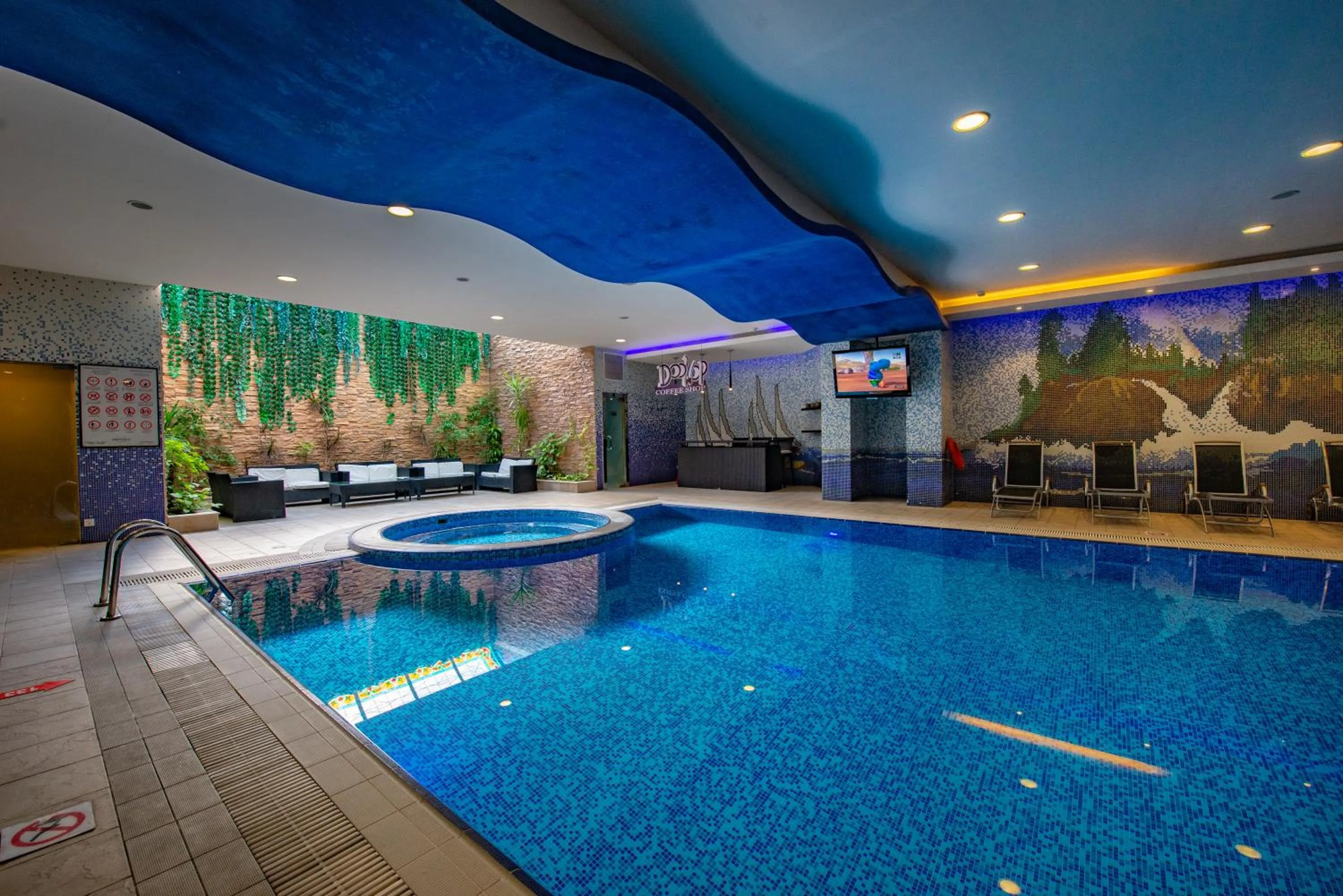 Swimming pool in Corp Al Khobar Corniche Hotel